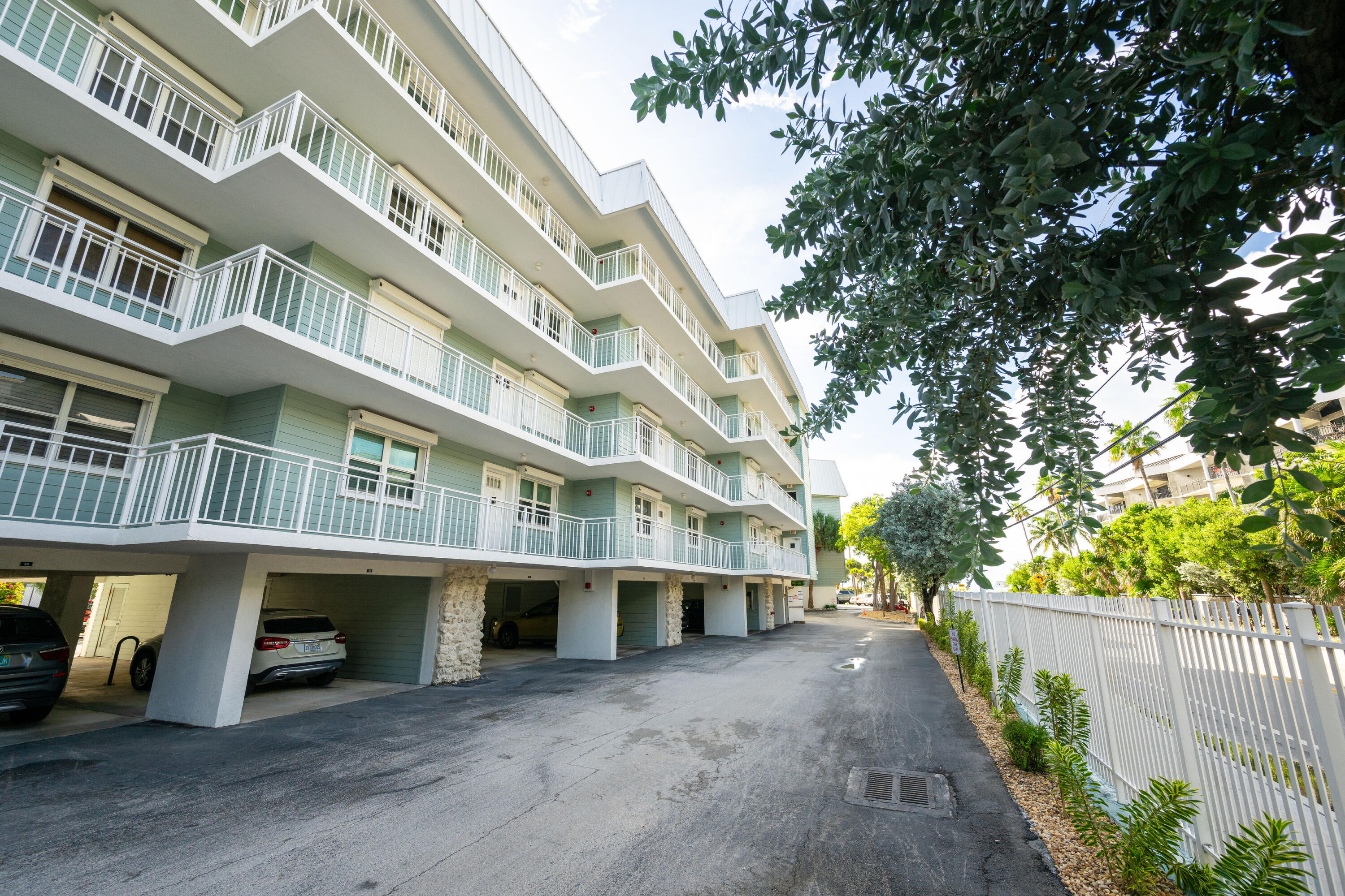 1901 S Roosevelt Boulevard Unit: 406W