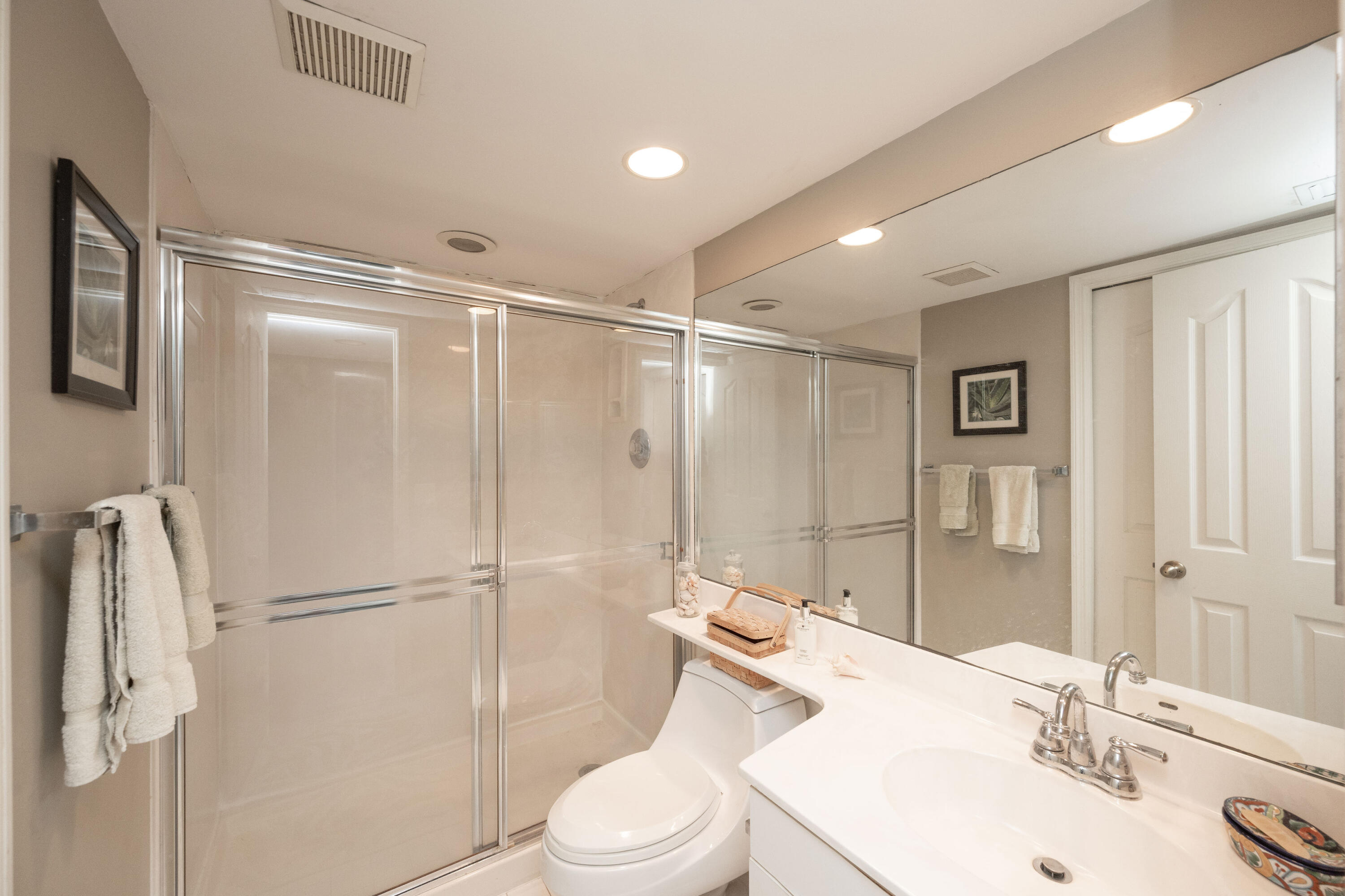 1901 S Roosevelt Boulevard Unit: 406W