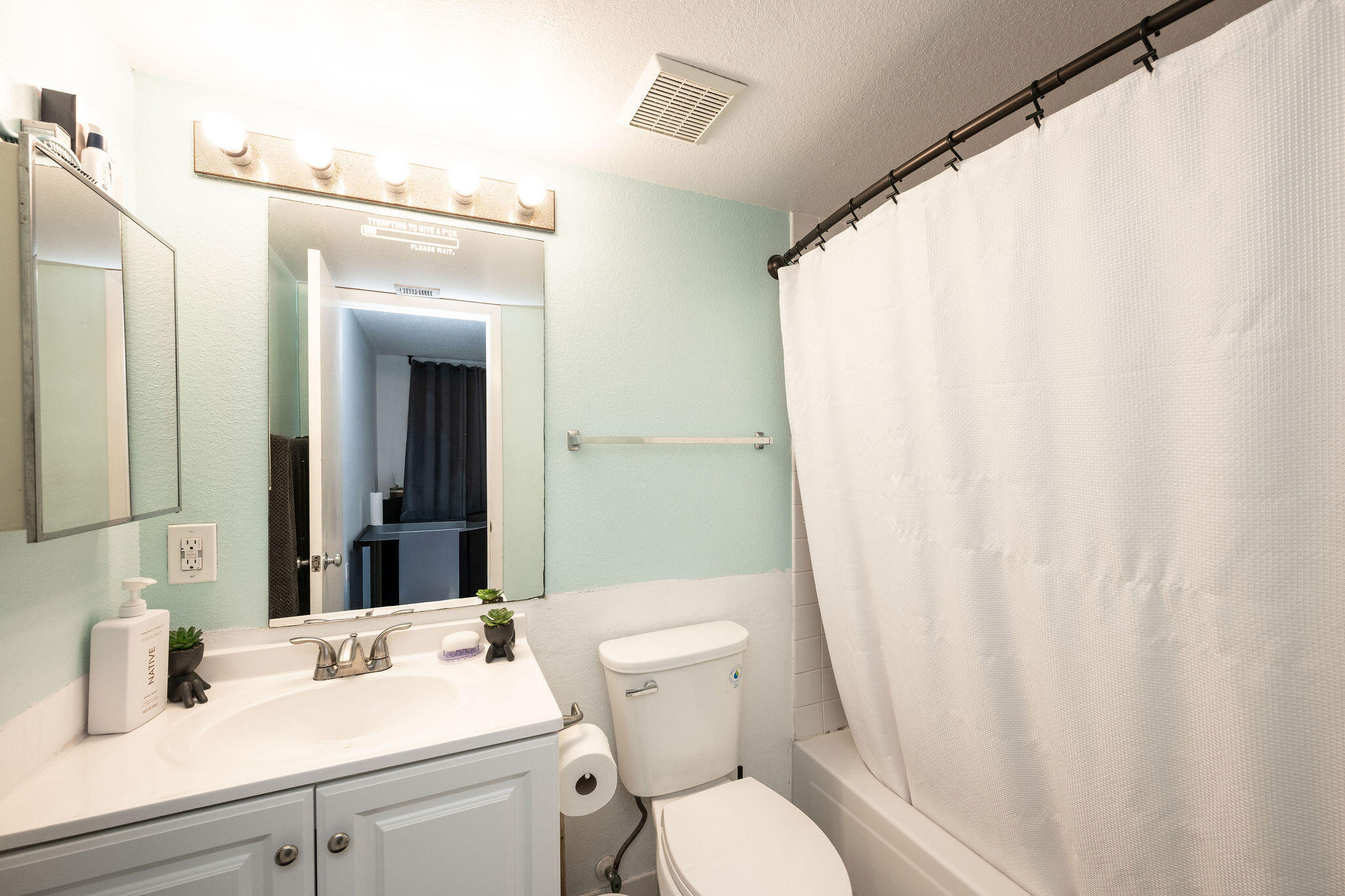 3930 S 3930 Roosevelt Boulevard Unit: S303
