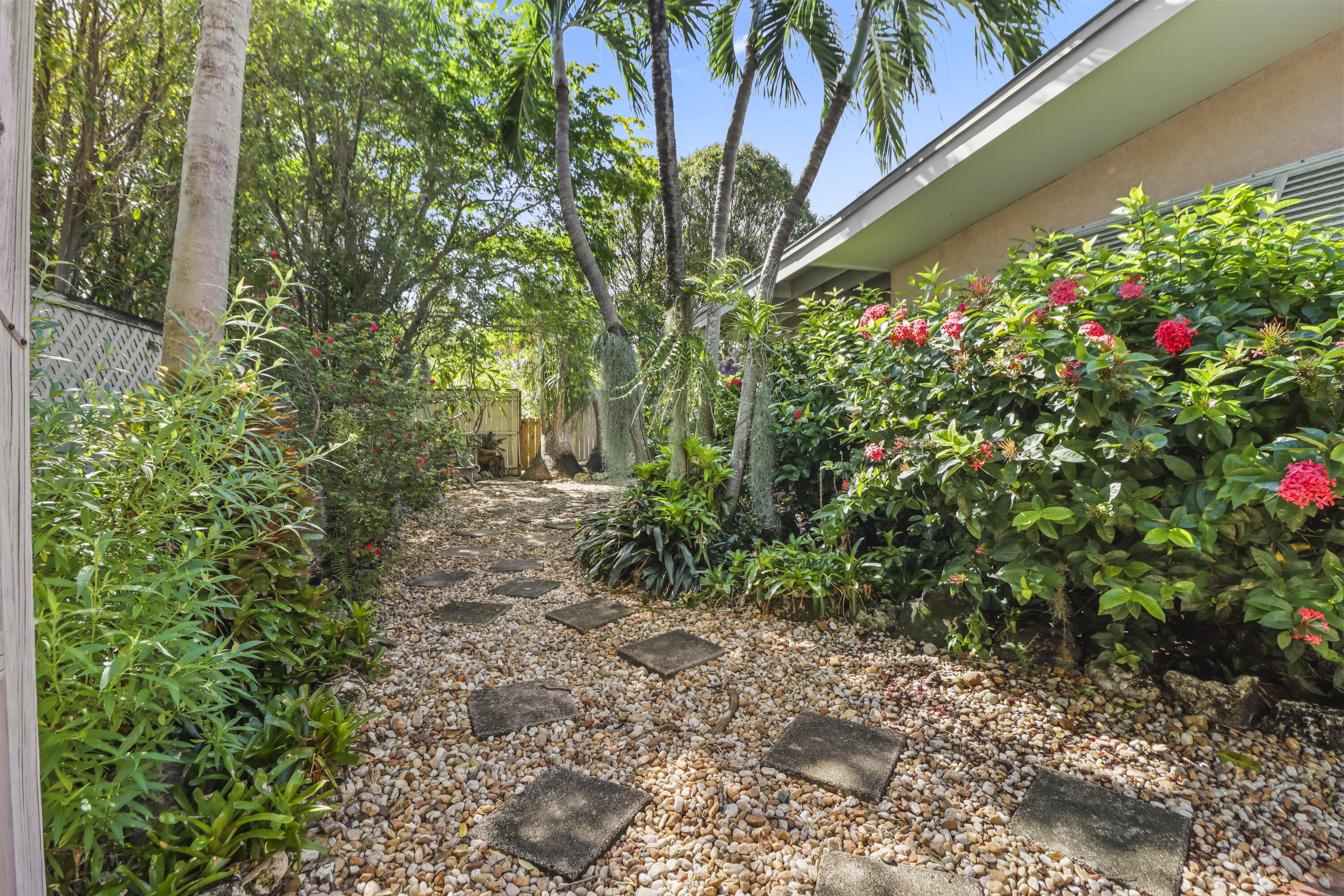 1406 Sunset Drive