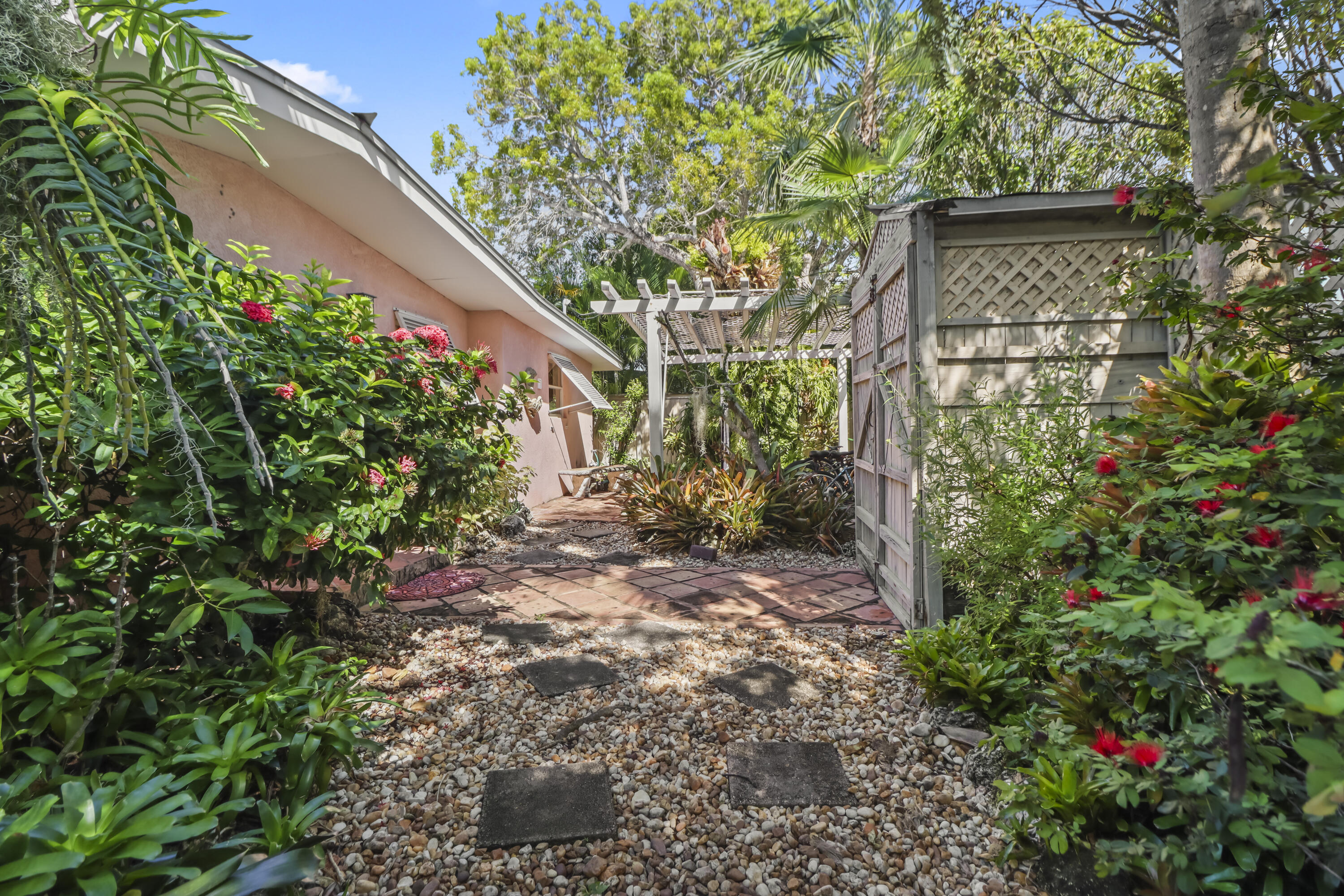 1406 Sunset Drive