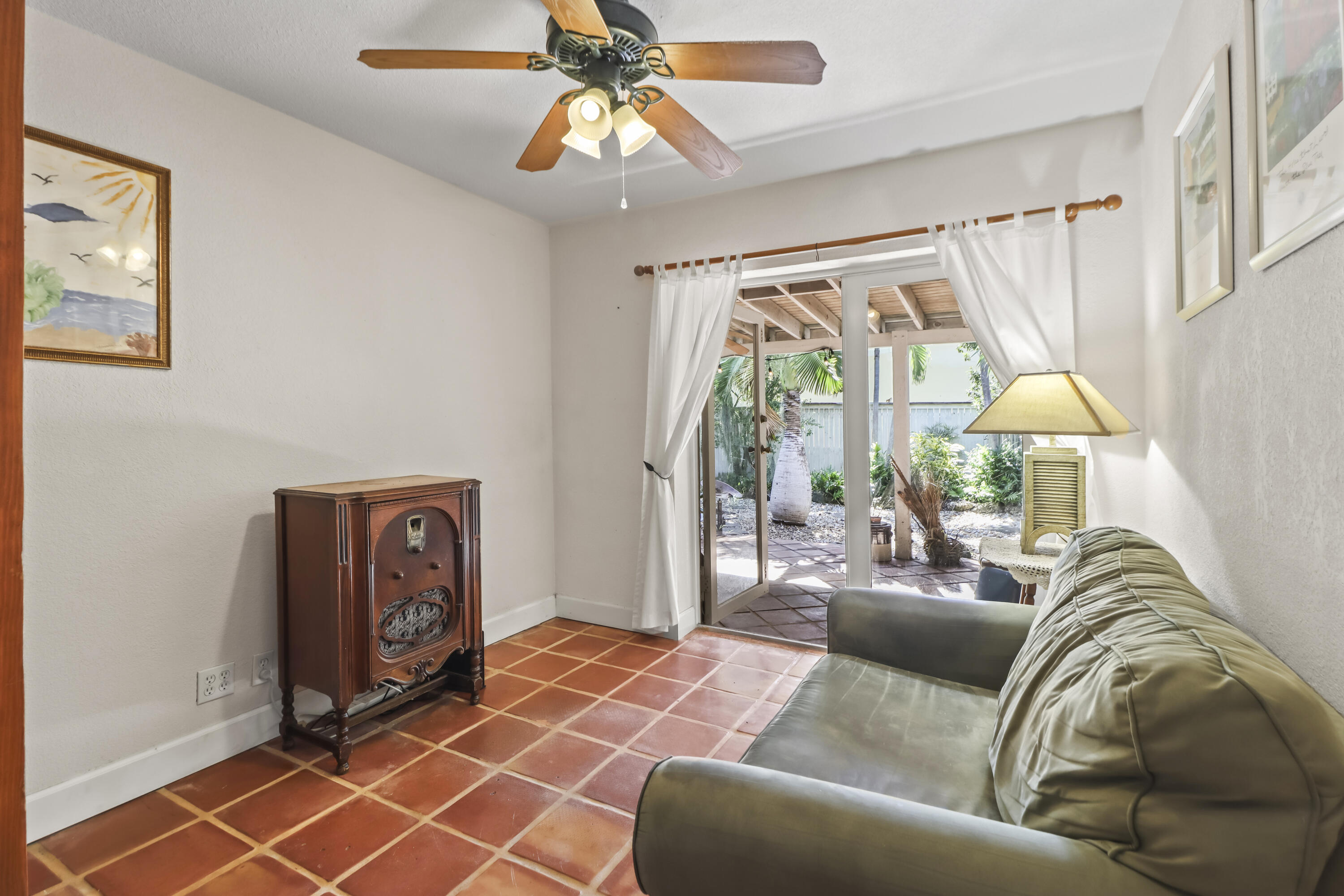 1406 Sunset Drive