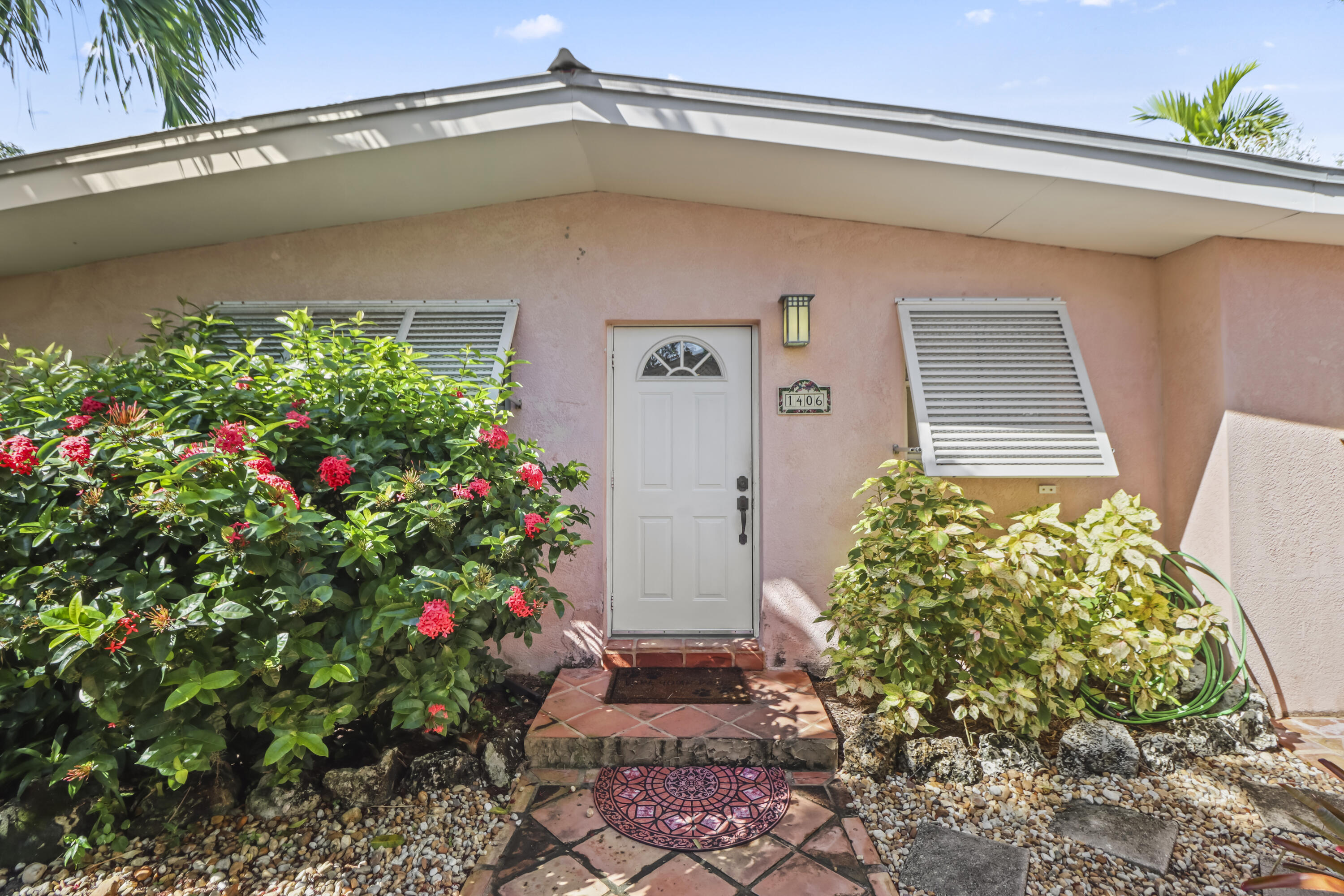 1406 Sunset Drive