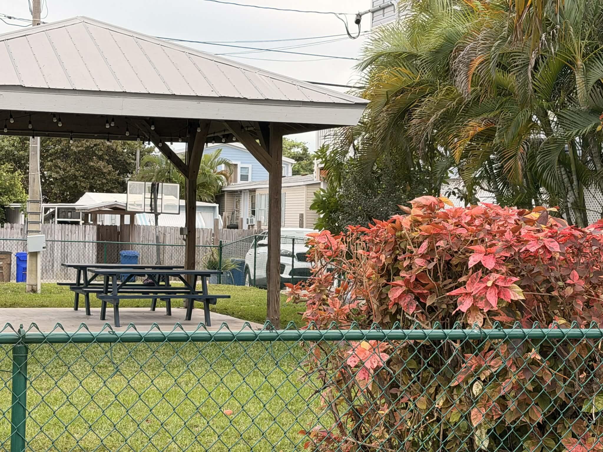 38 6Th Avenue