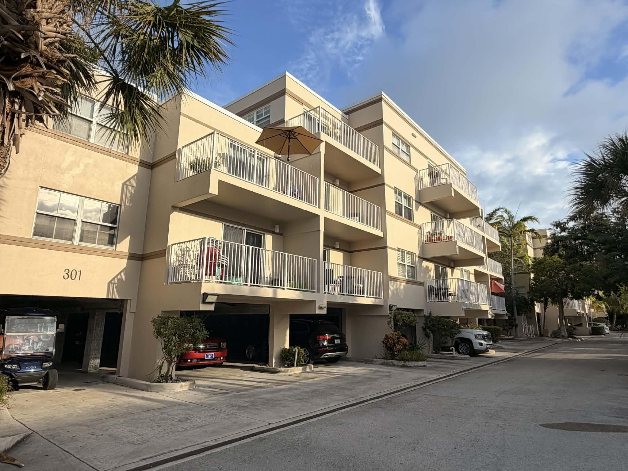 301 Grinnell Street Unit: A401