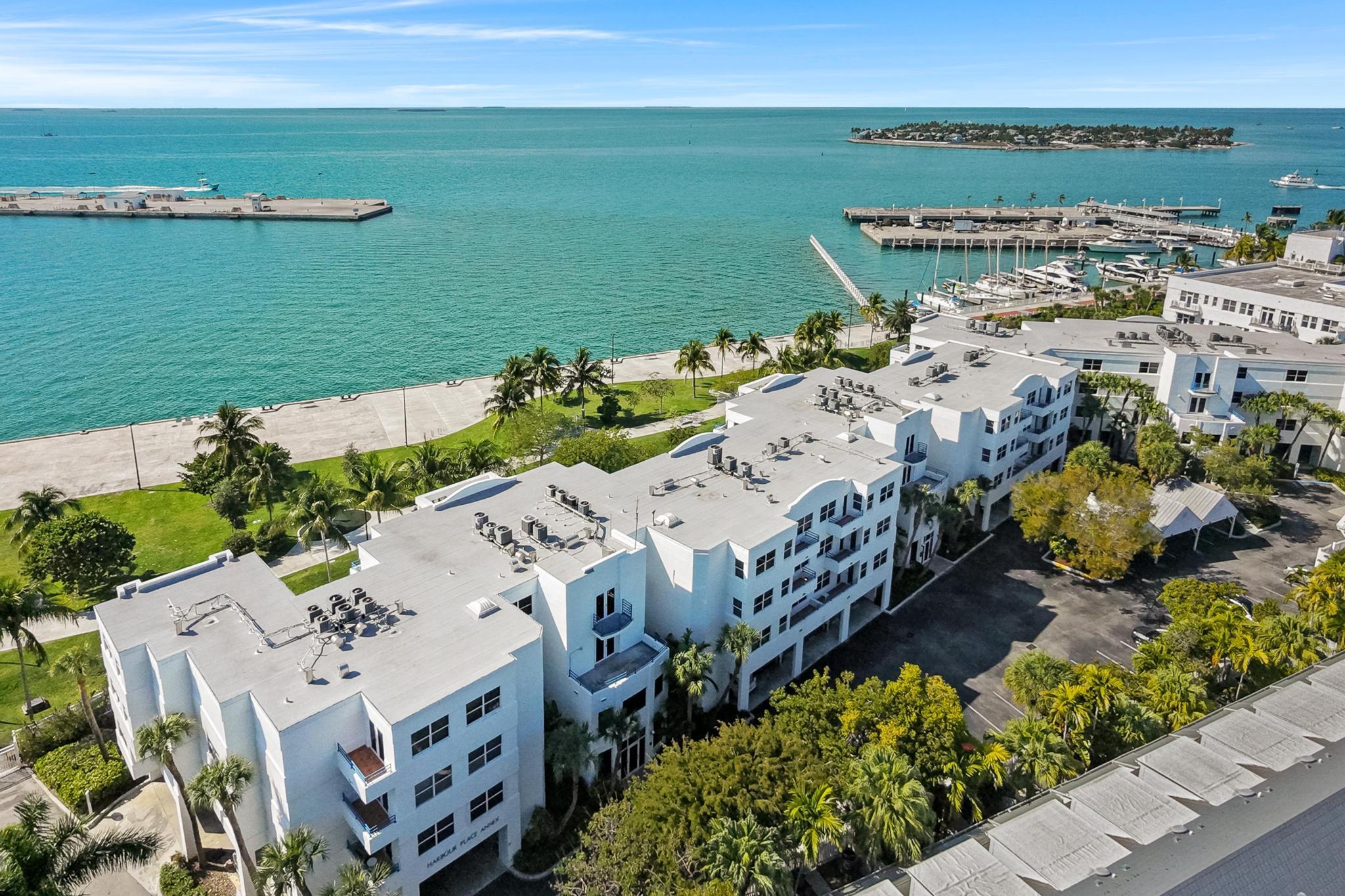 105 Front Street Unit: 122