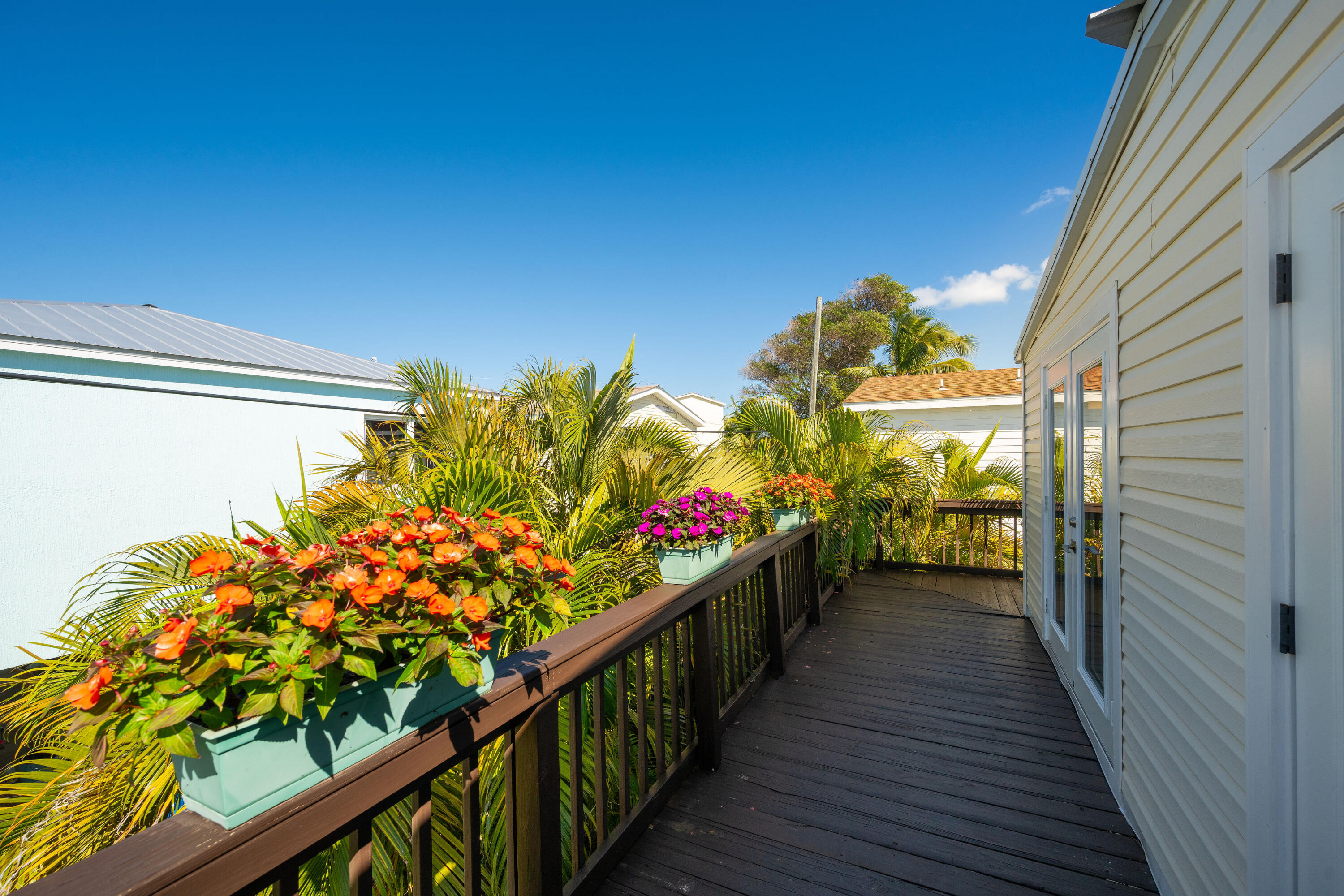 11 El Monte Lane