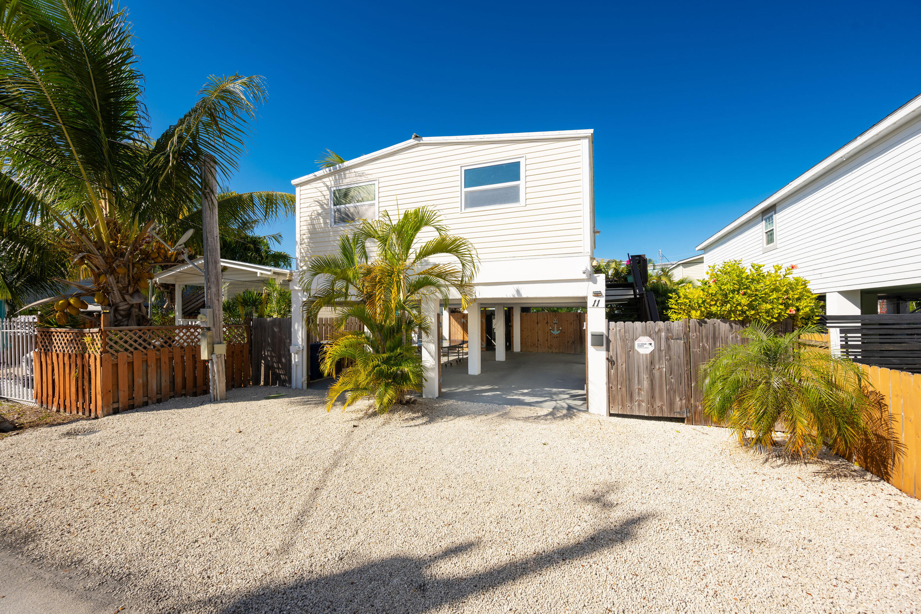 11 El Monte Lane