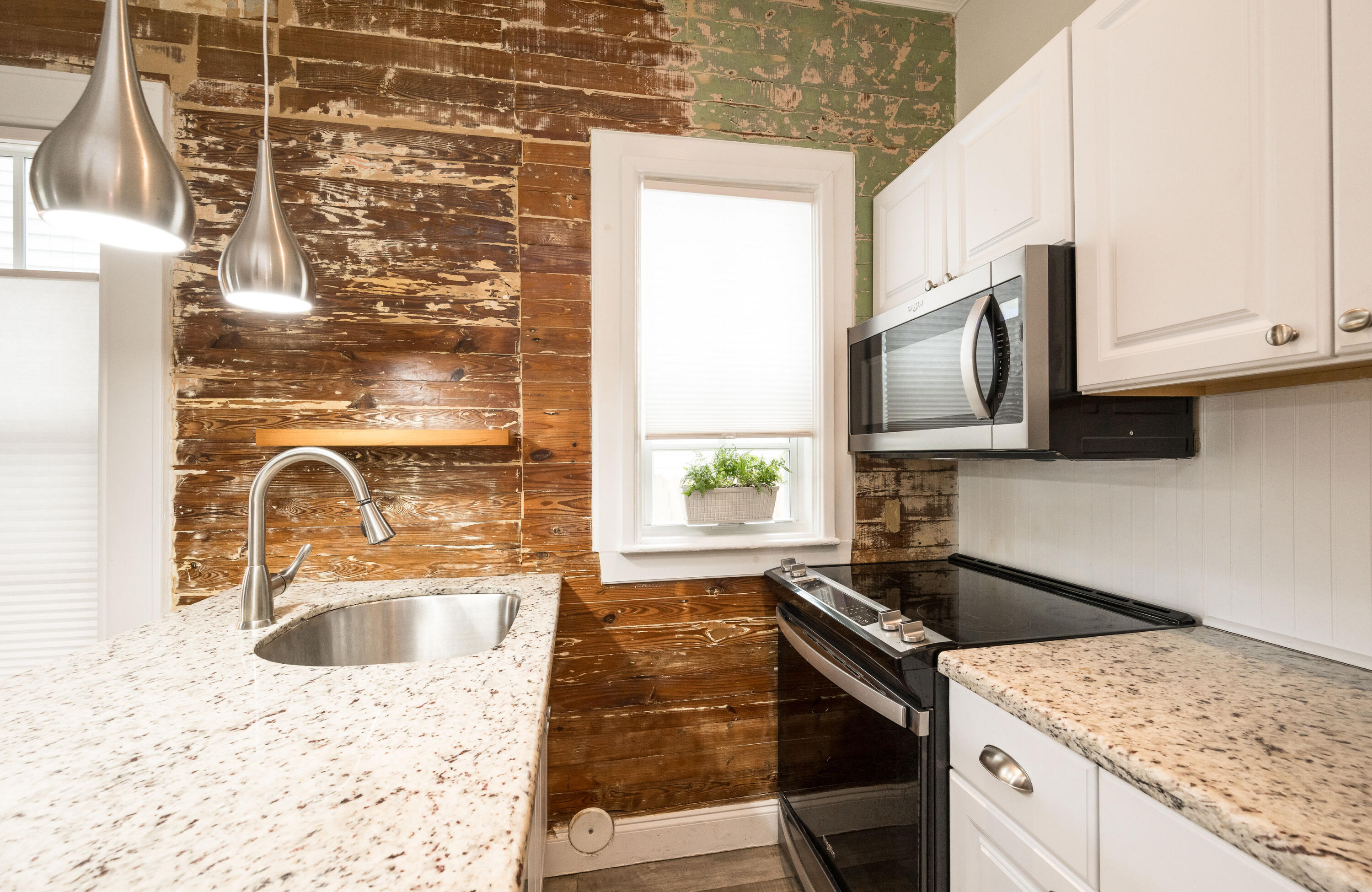 1411 Truman Avenue Unit: APT 1