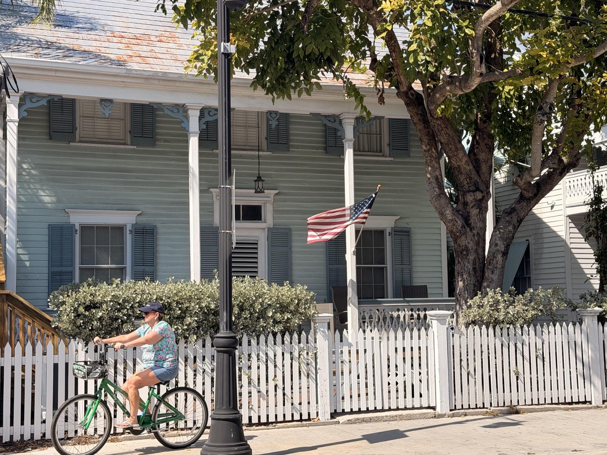 1411 Truman Avenue Unit: APT 1