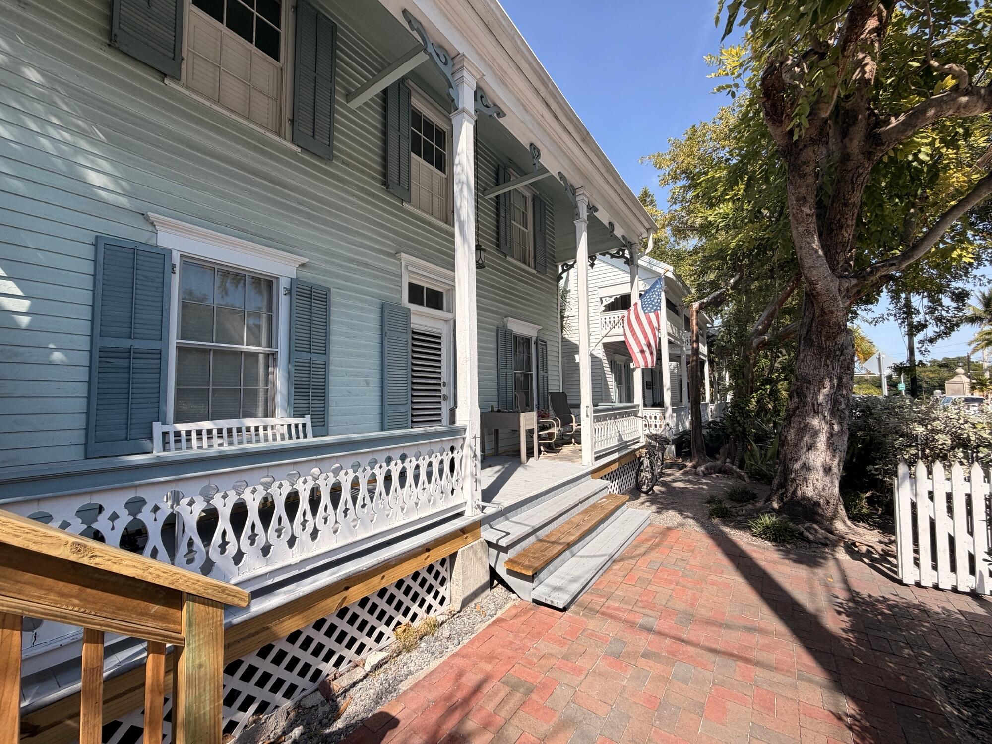 1411 Truman Avenue Unit: APT 1