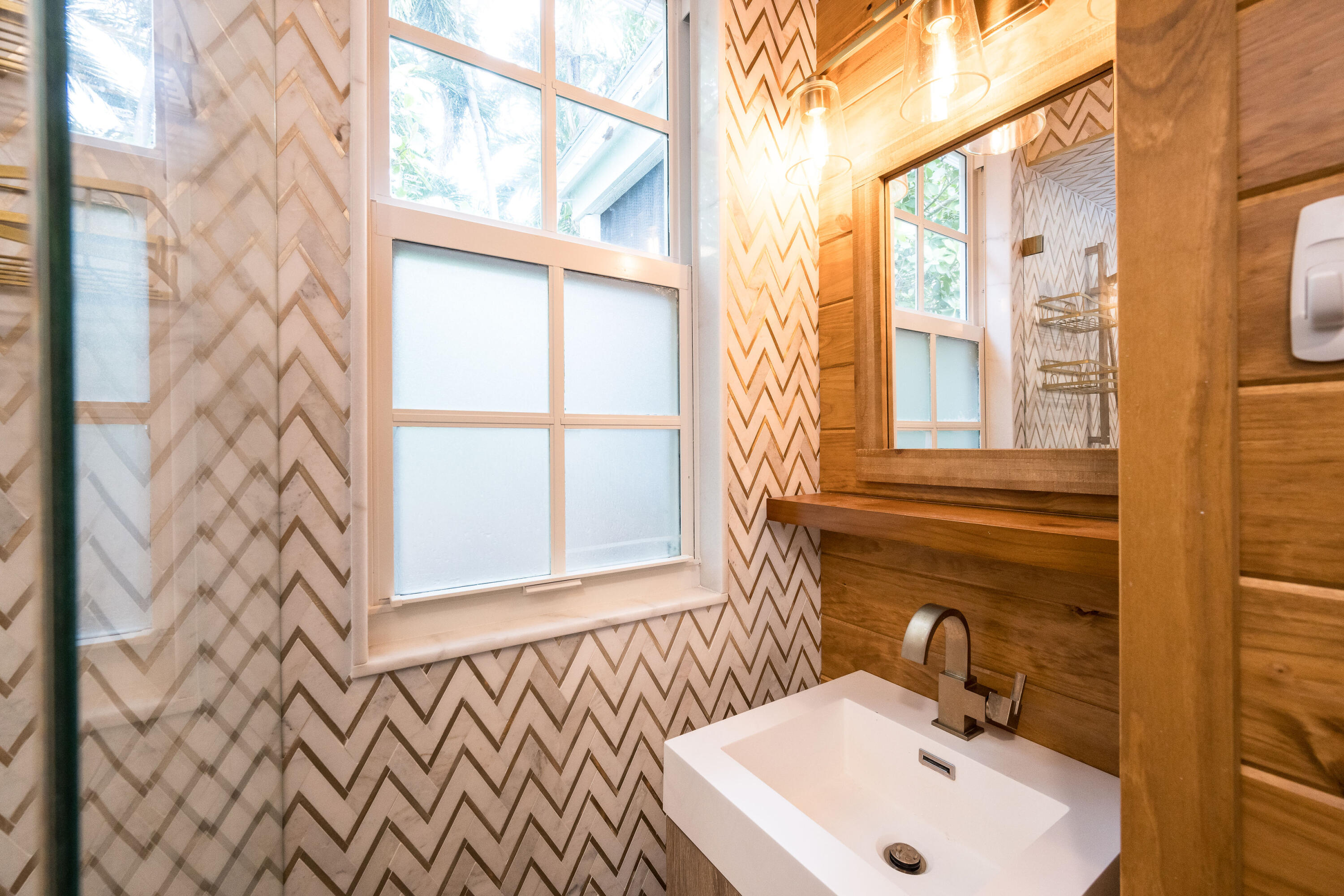 1411 Truman Avenue Unit: APT 1