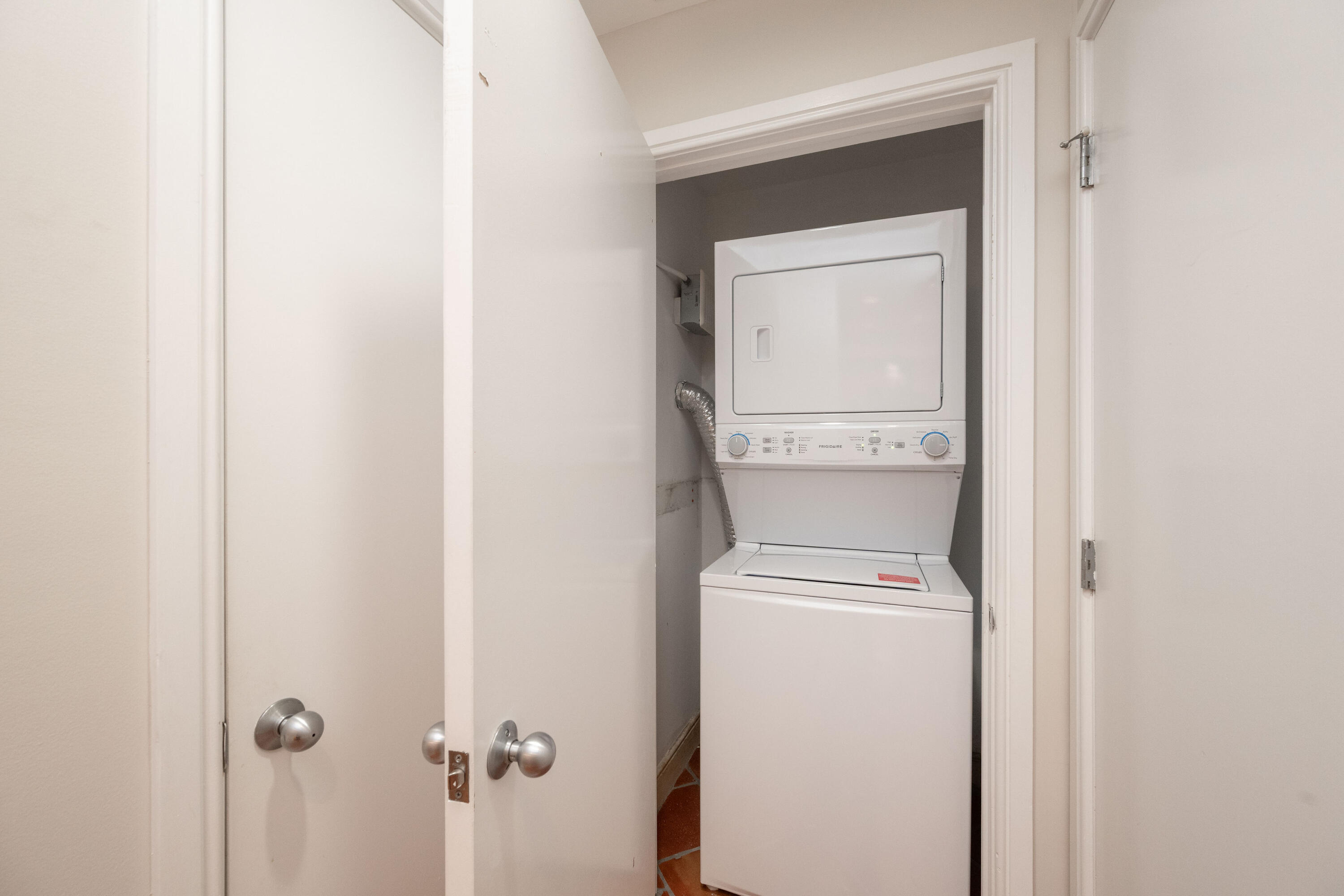 115 Front Street Unit: APT 102