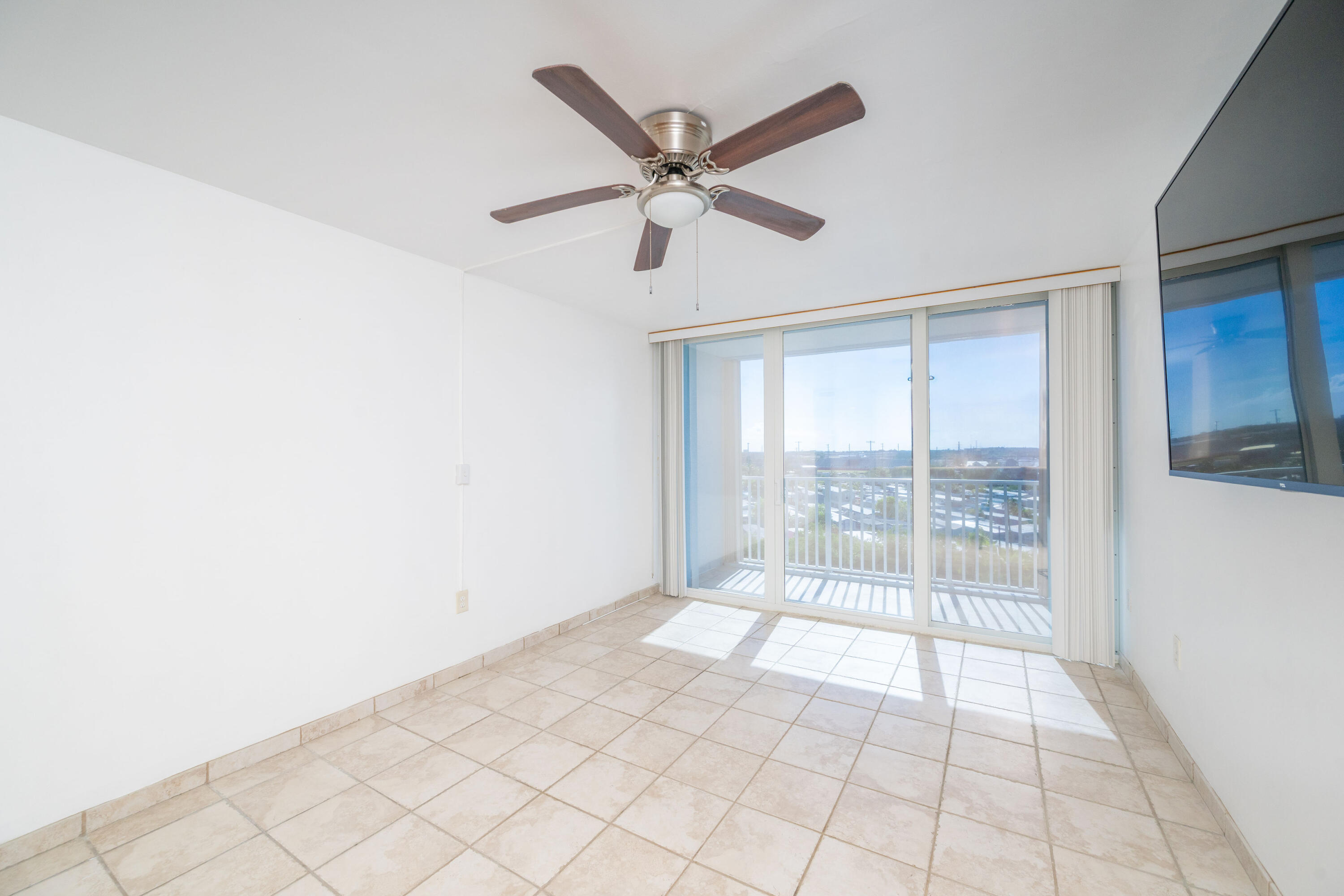 3312 Northside Drive Unit: APT 712