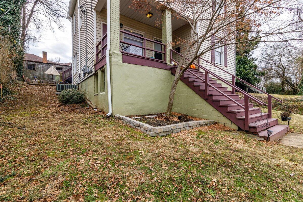 350 Mountain AVE SW