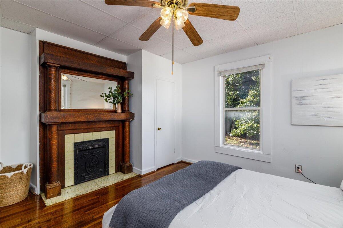 350 Mountain AVE SW