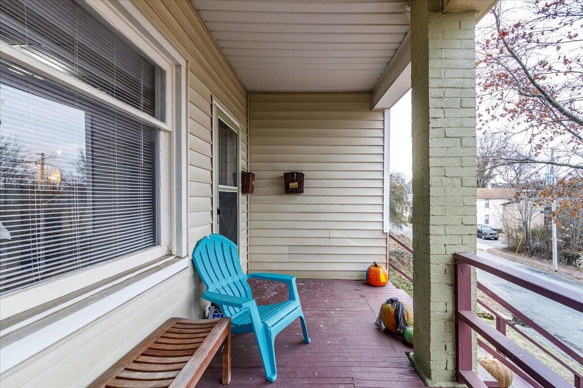 350 Mountain AVE SW