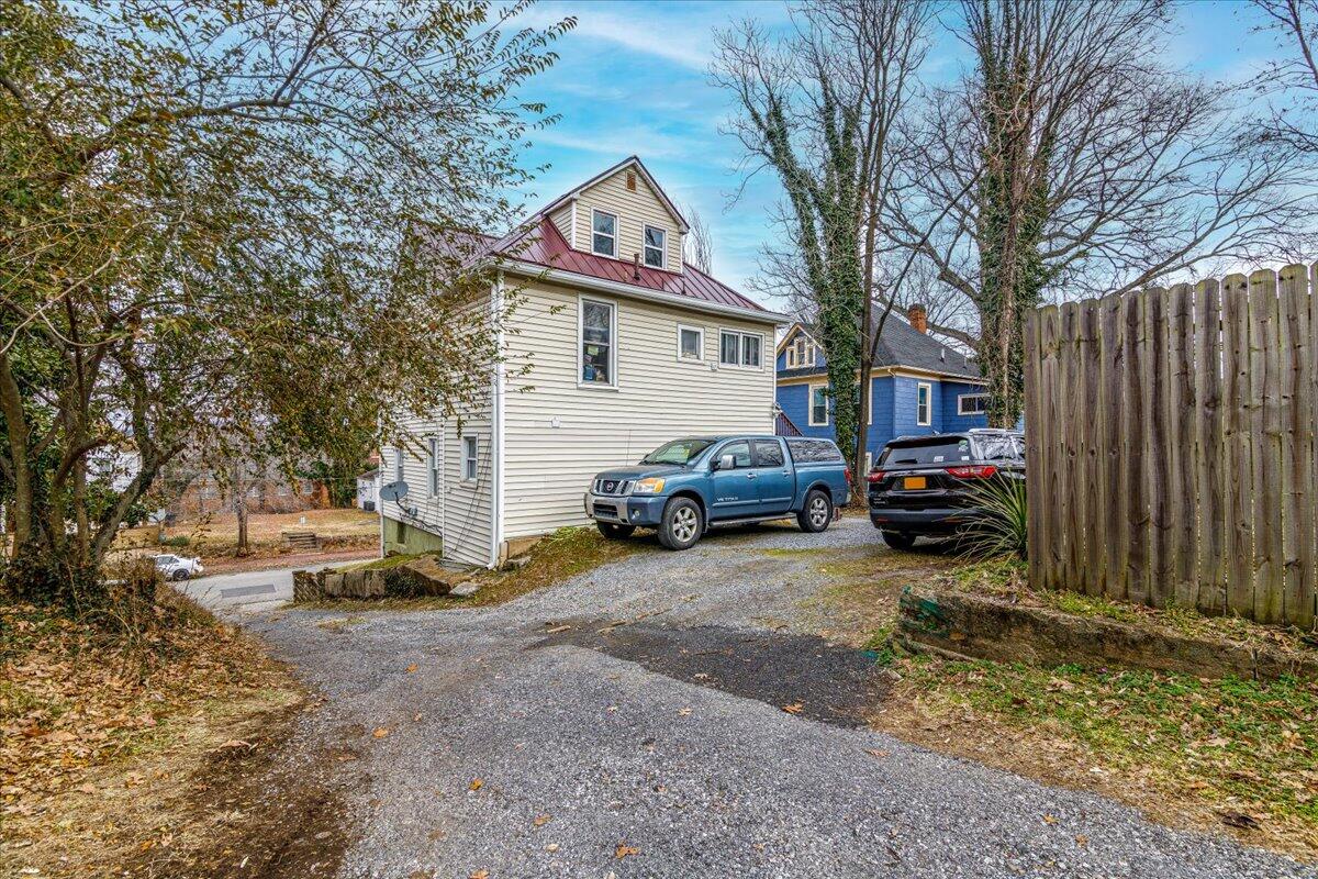 350 Mountain AVE SW