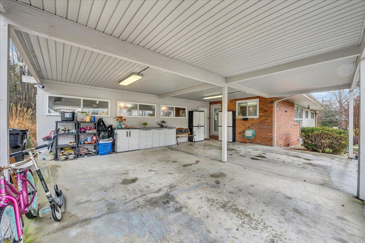 6723 Laban RD