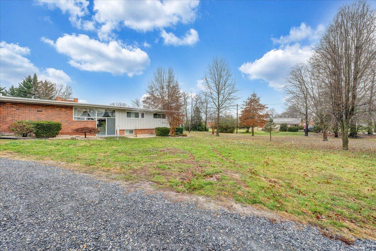 6723 Laban RD