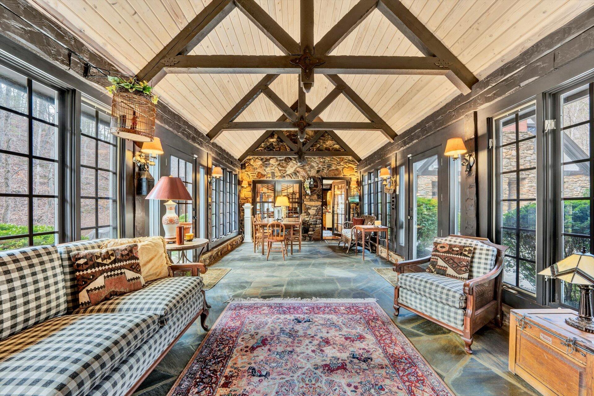 5122 Old Virginia Springs RD