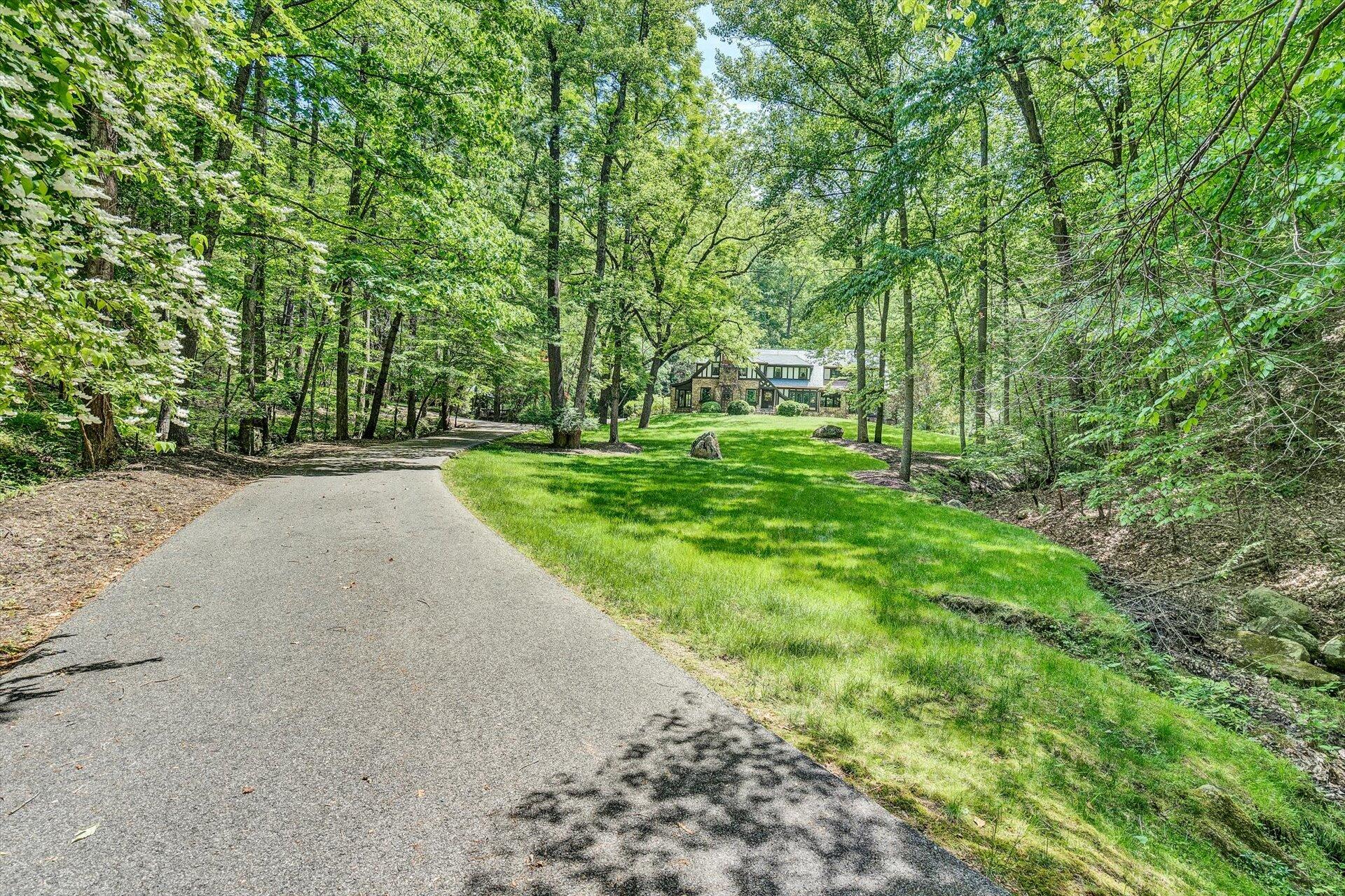 5122 Old Virginia Springs RD