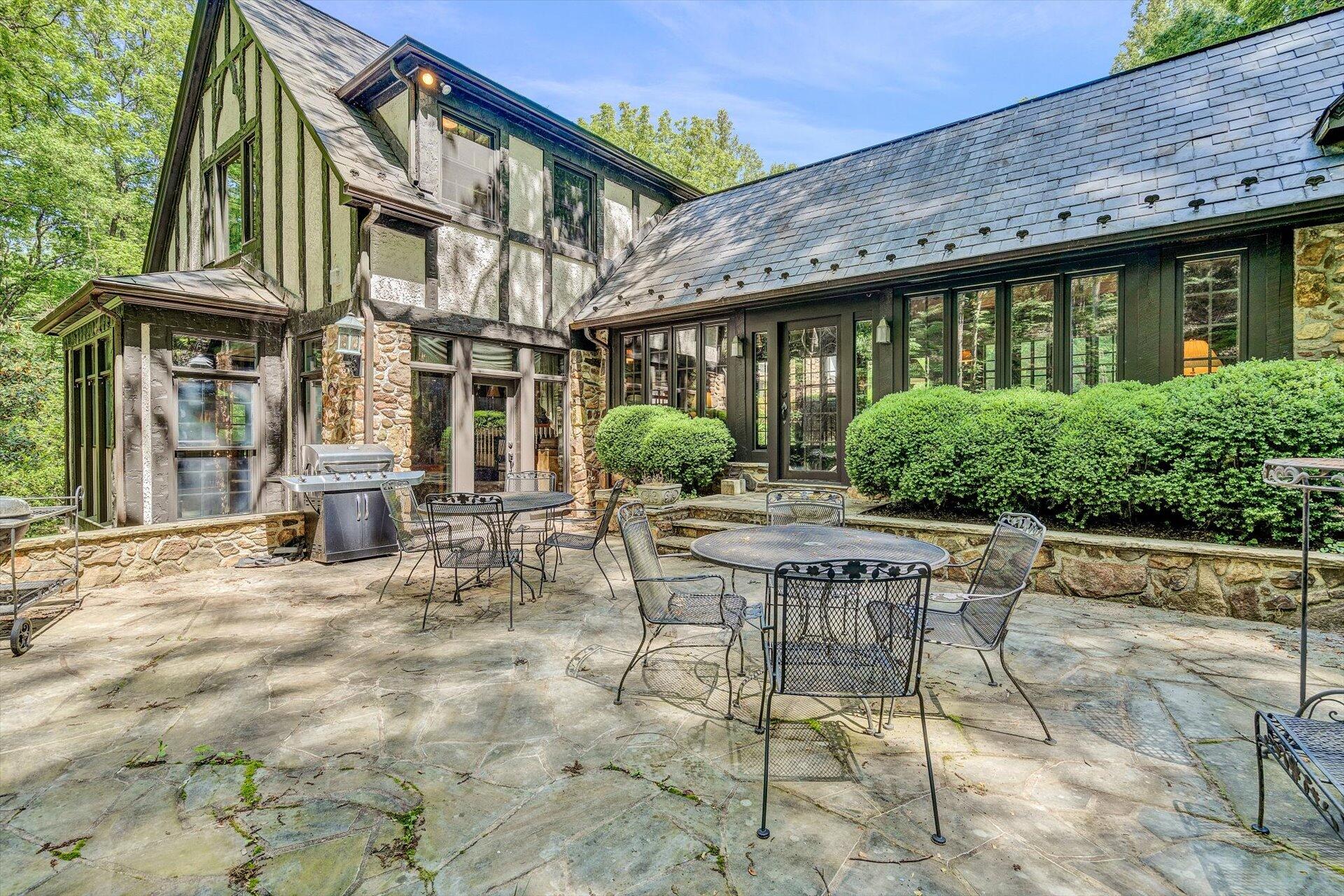 5122 Old Virginia Springs RD