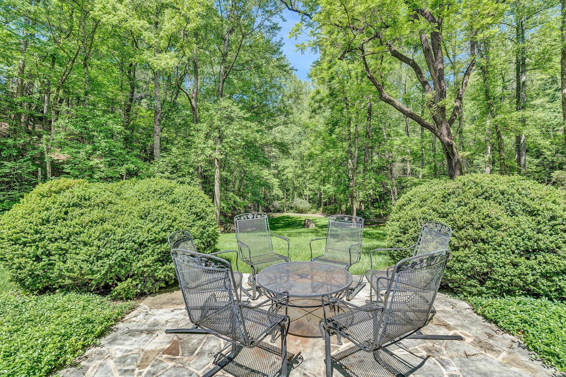 5122 Old Virginia Springs RD