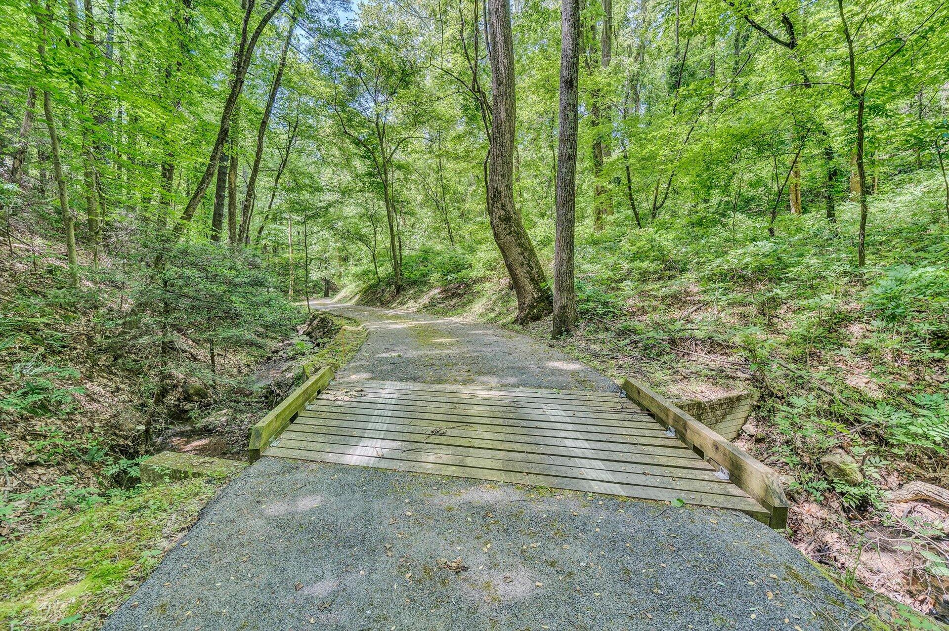 5122 Old Virginia Springs RD