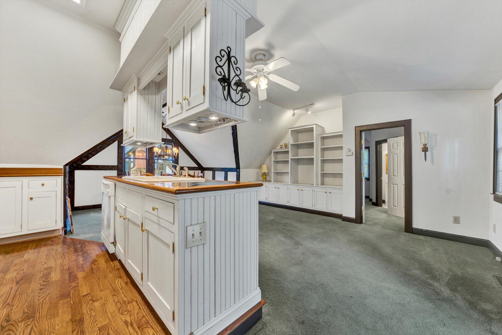 5122 Old Virginia Springs RD