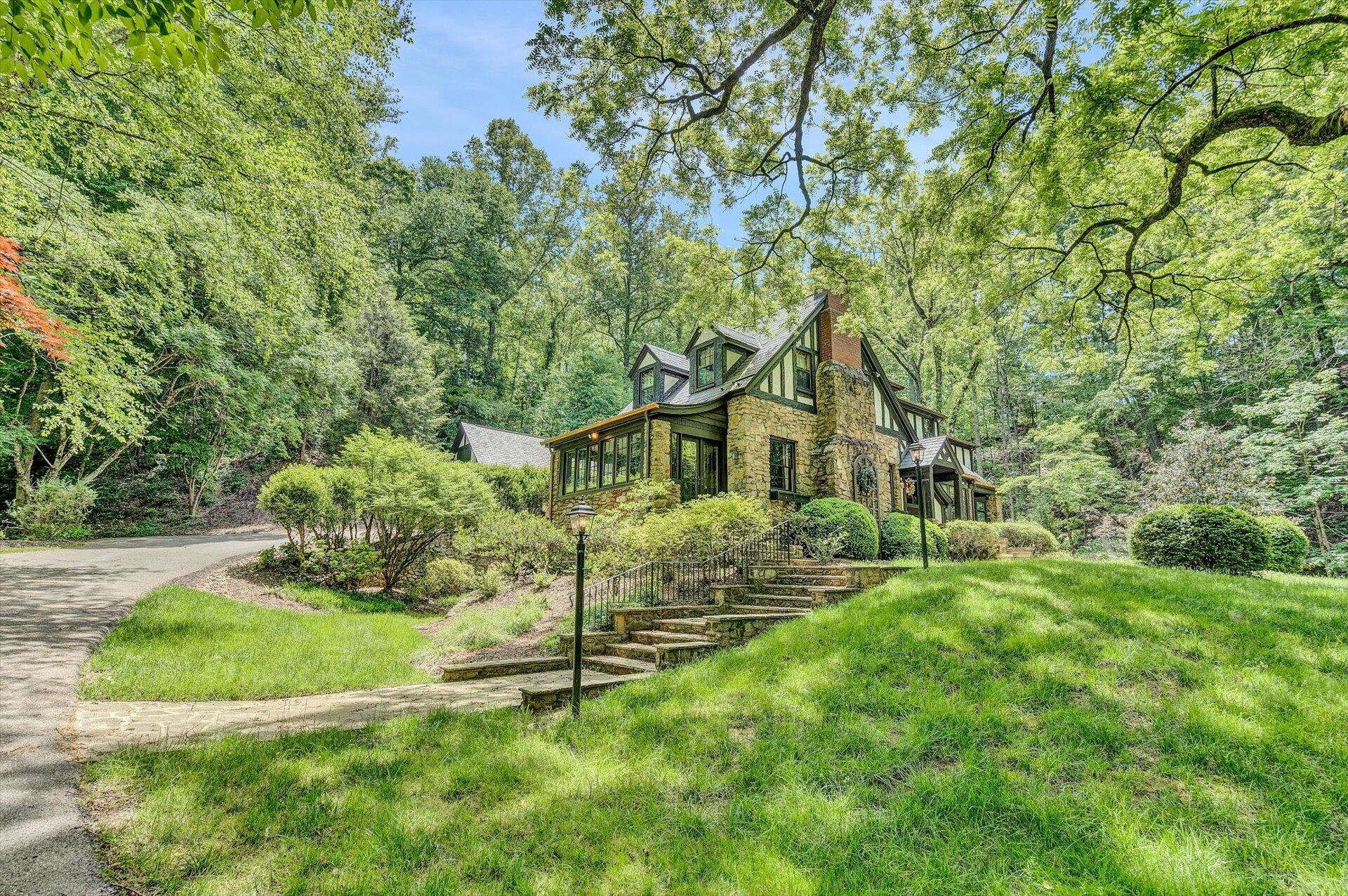 5122 Old Virginia Springs RD