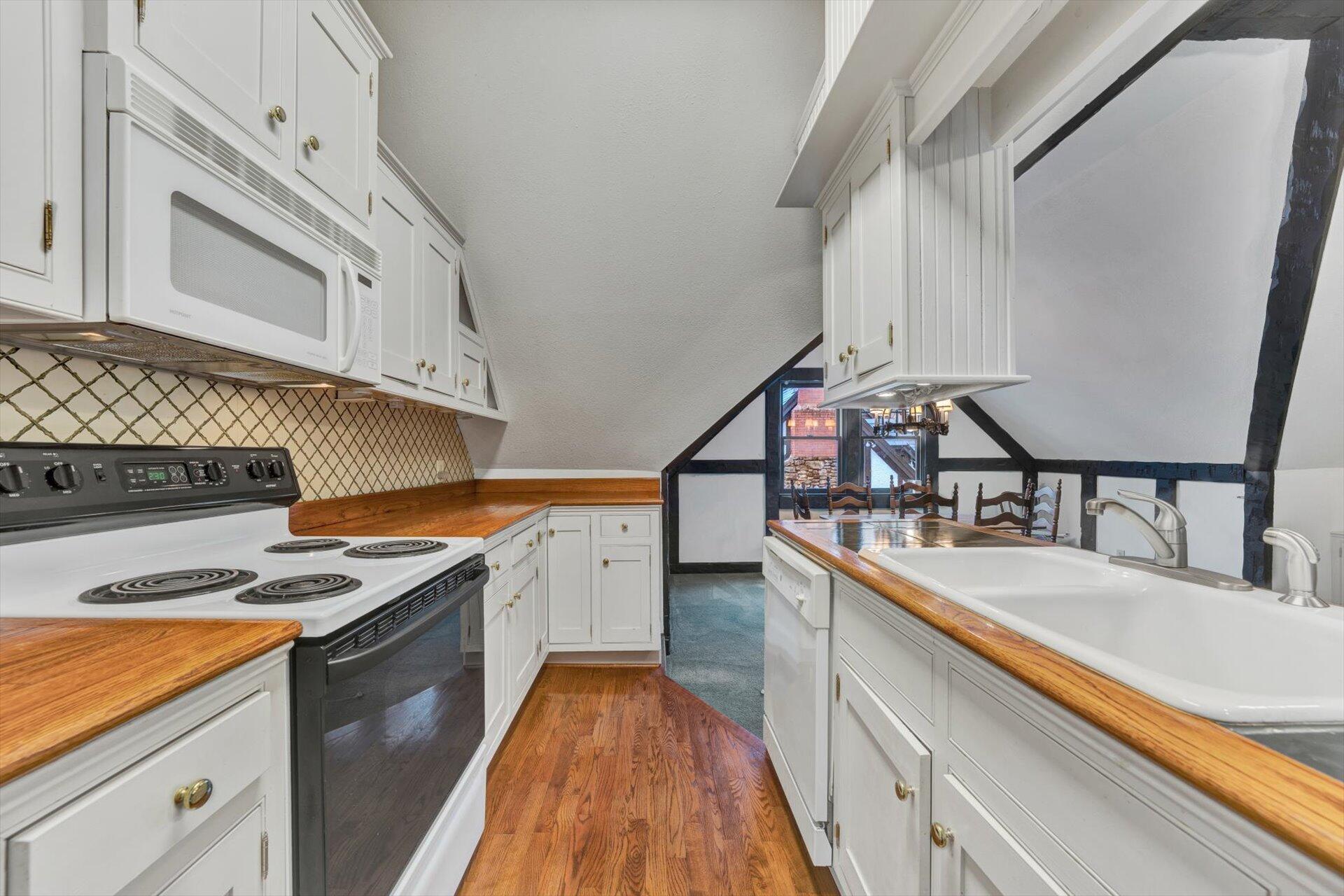 5122 Old Virginia Springs RD