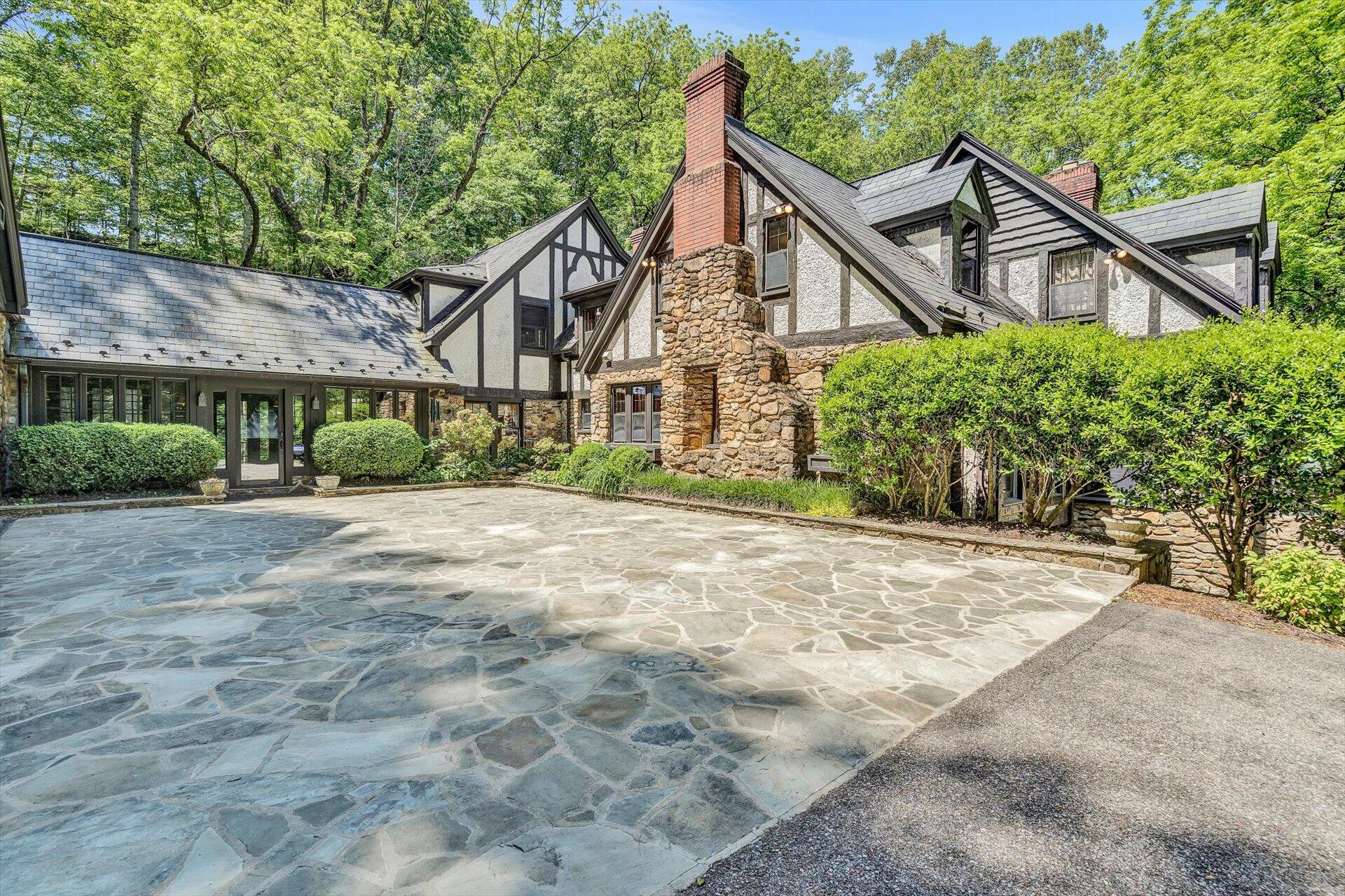 5122 Old Virginia Springs RD