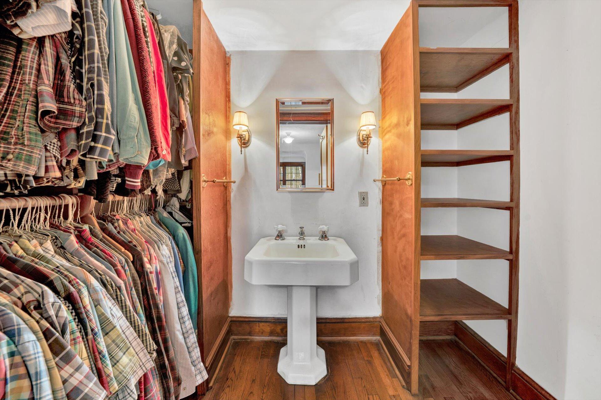 5122 Old Virginia Springs RD