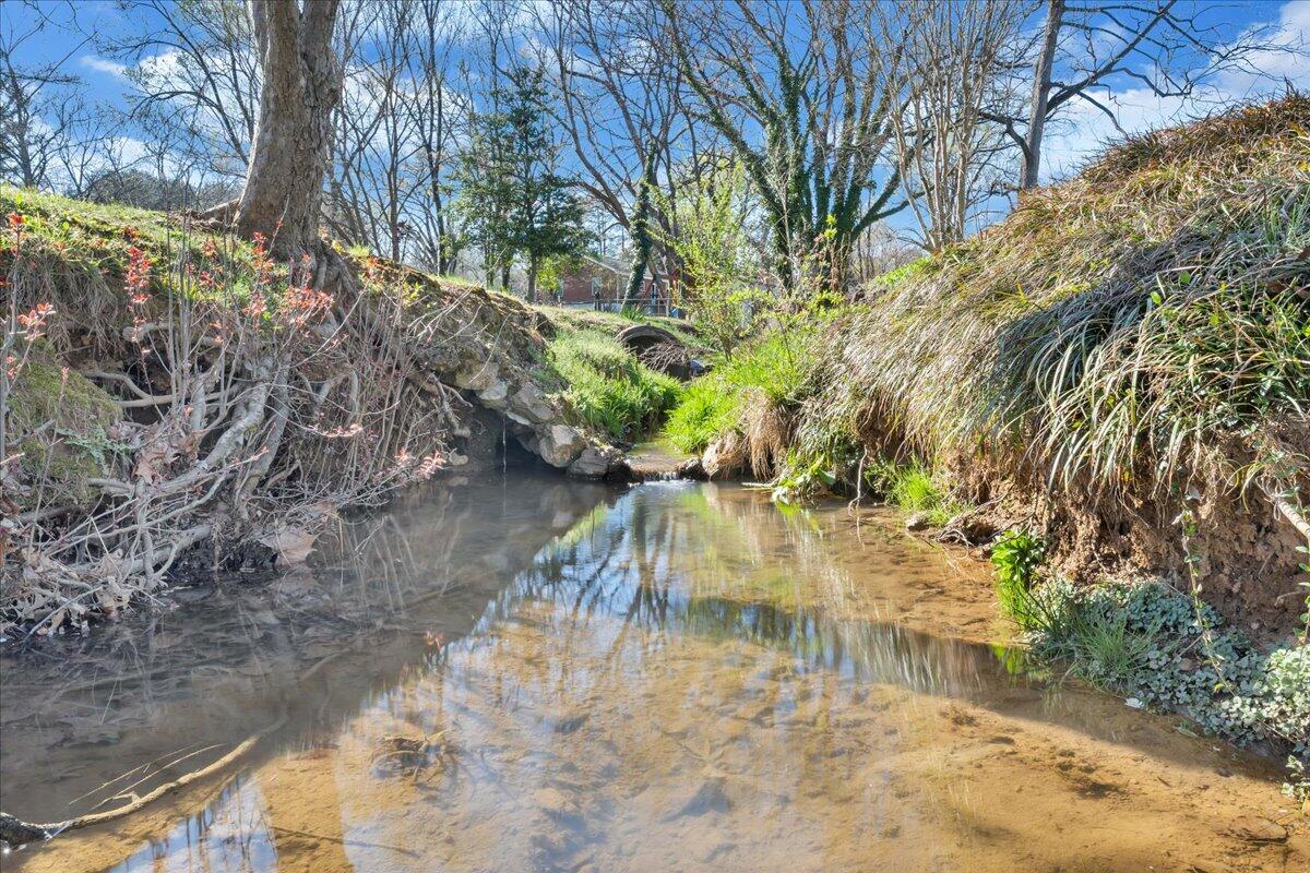 3556 Overbrook DR