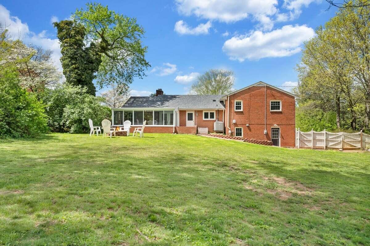 3210 Bromley RD