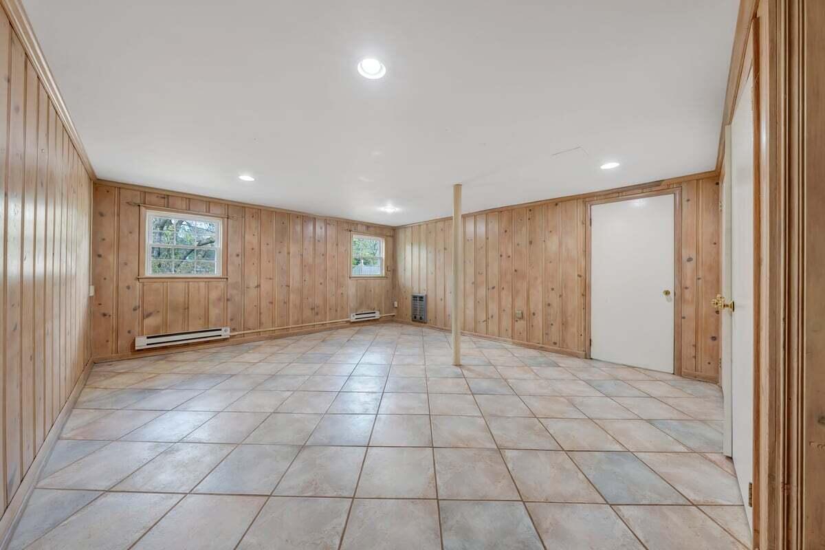 3210 Bromley RD