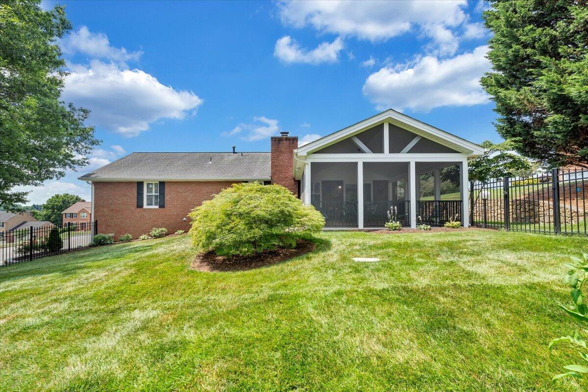 5007 Labradore DR
