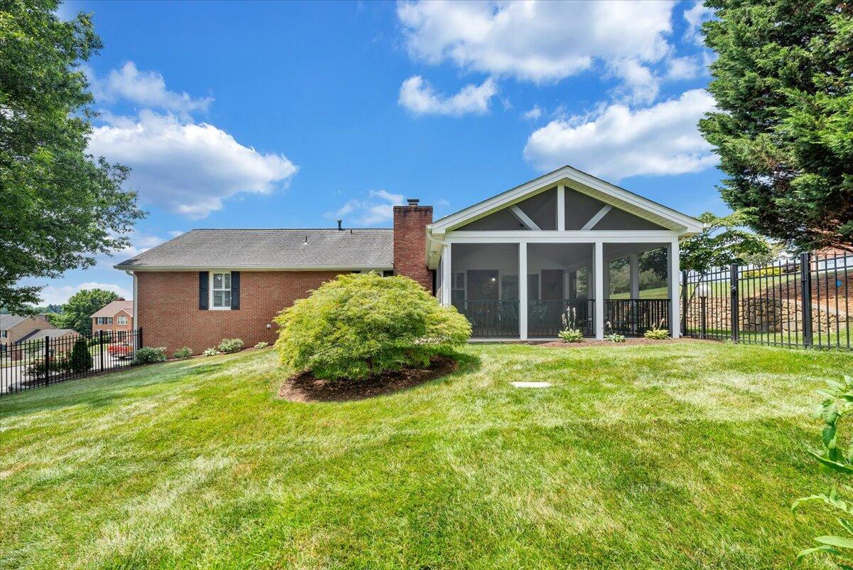 5007 Labradore DR