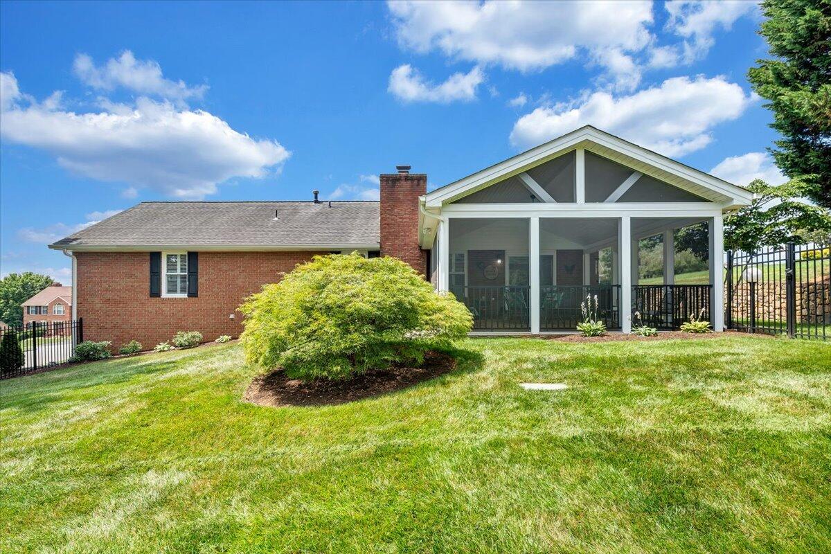 5007 Labradore DR