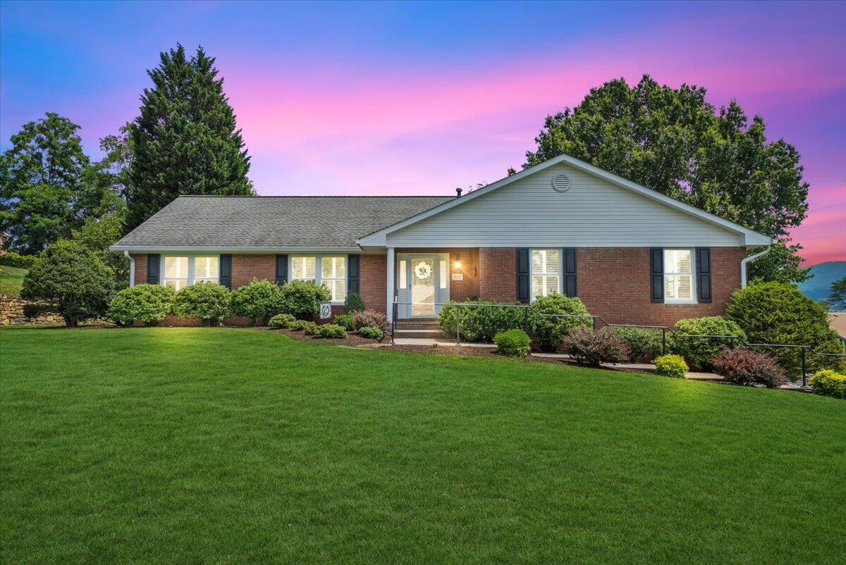 5007 Labradore DR