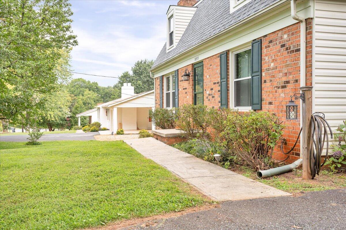 1095 Granite DR
