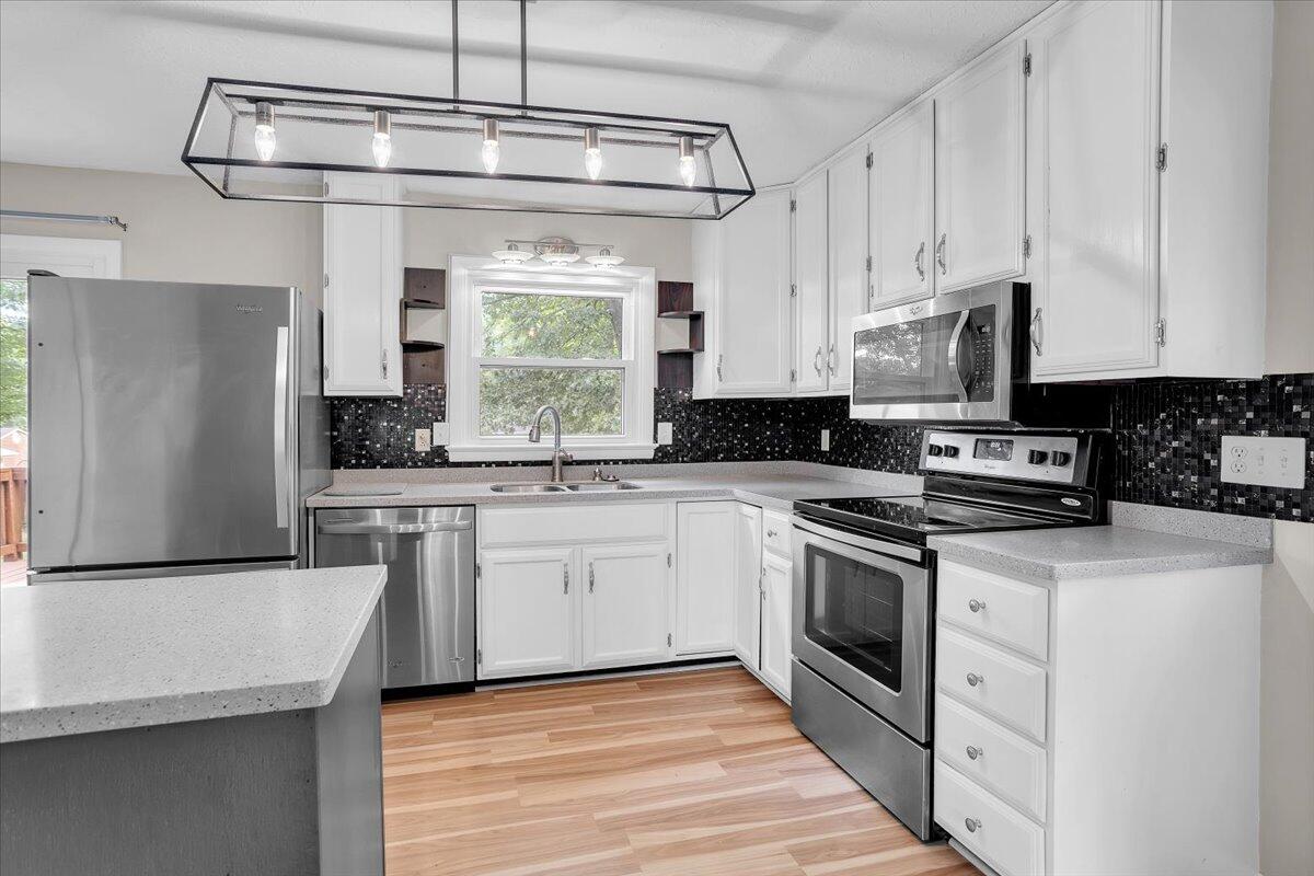 1095 Granite DR