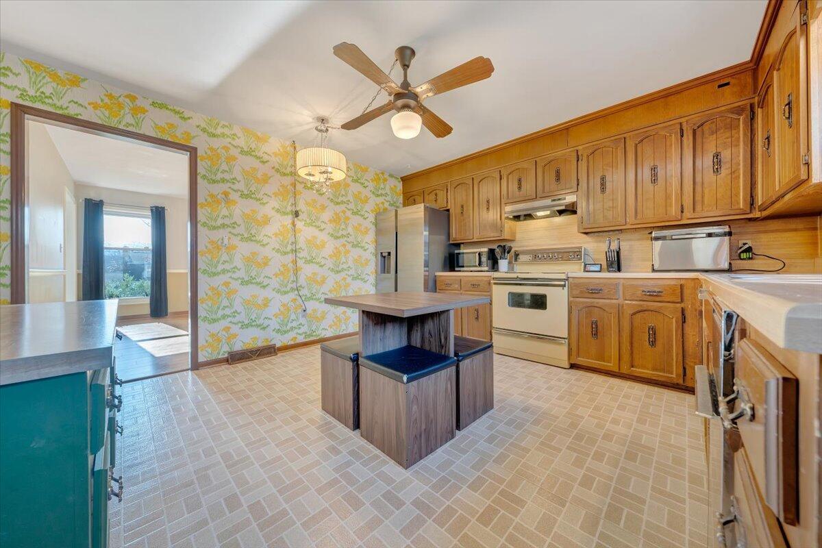 5203 Cherokee Hills DR