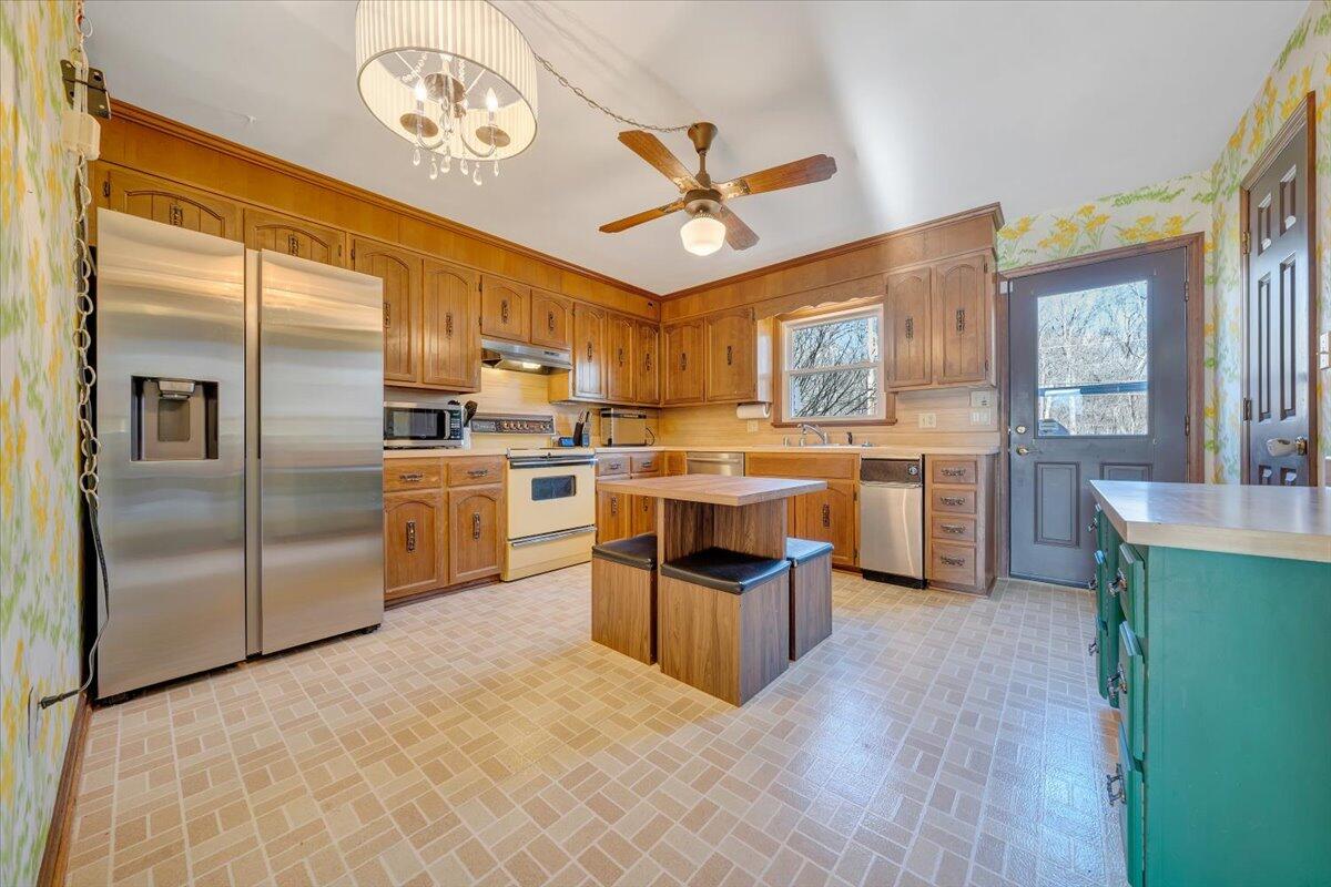 5203 Cherokee Hills DR