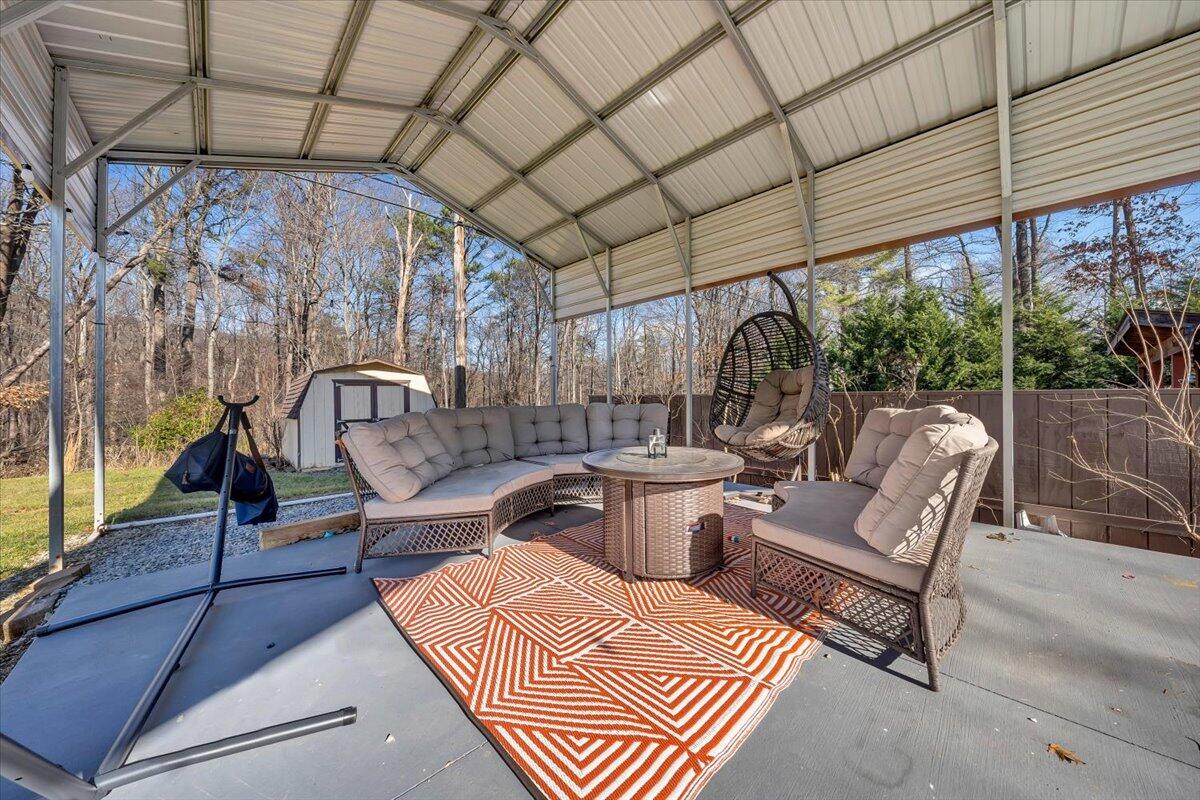 5203 Cherokee Hills DR