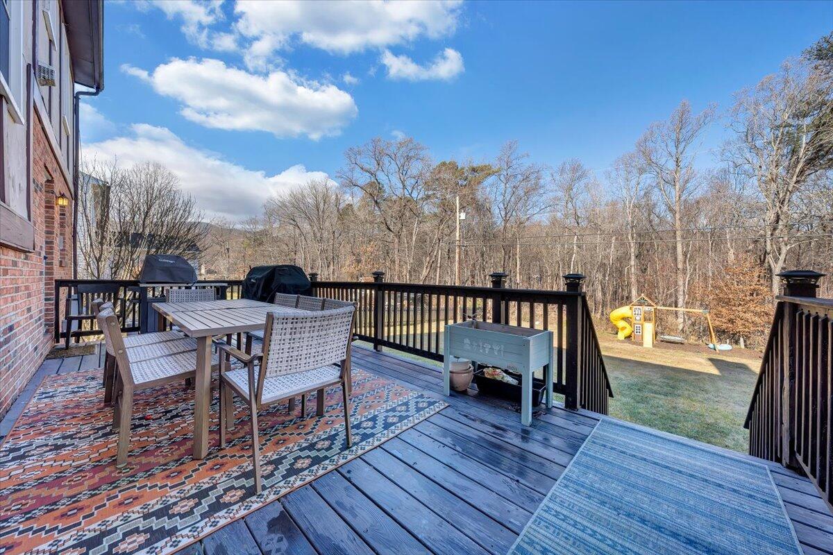 5203 Cherokee Hills DR