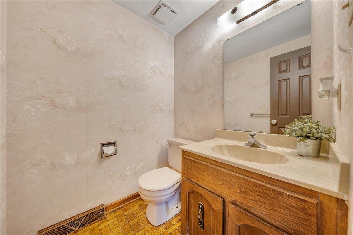 5203 Cherokee Hills DR