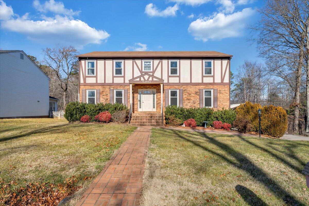 5203 Cherokee Hills DR