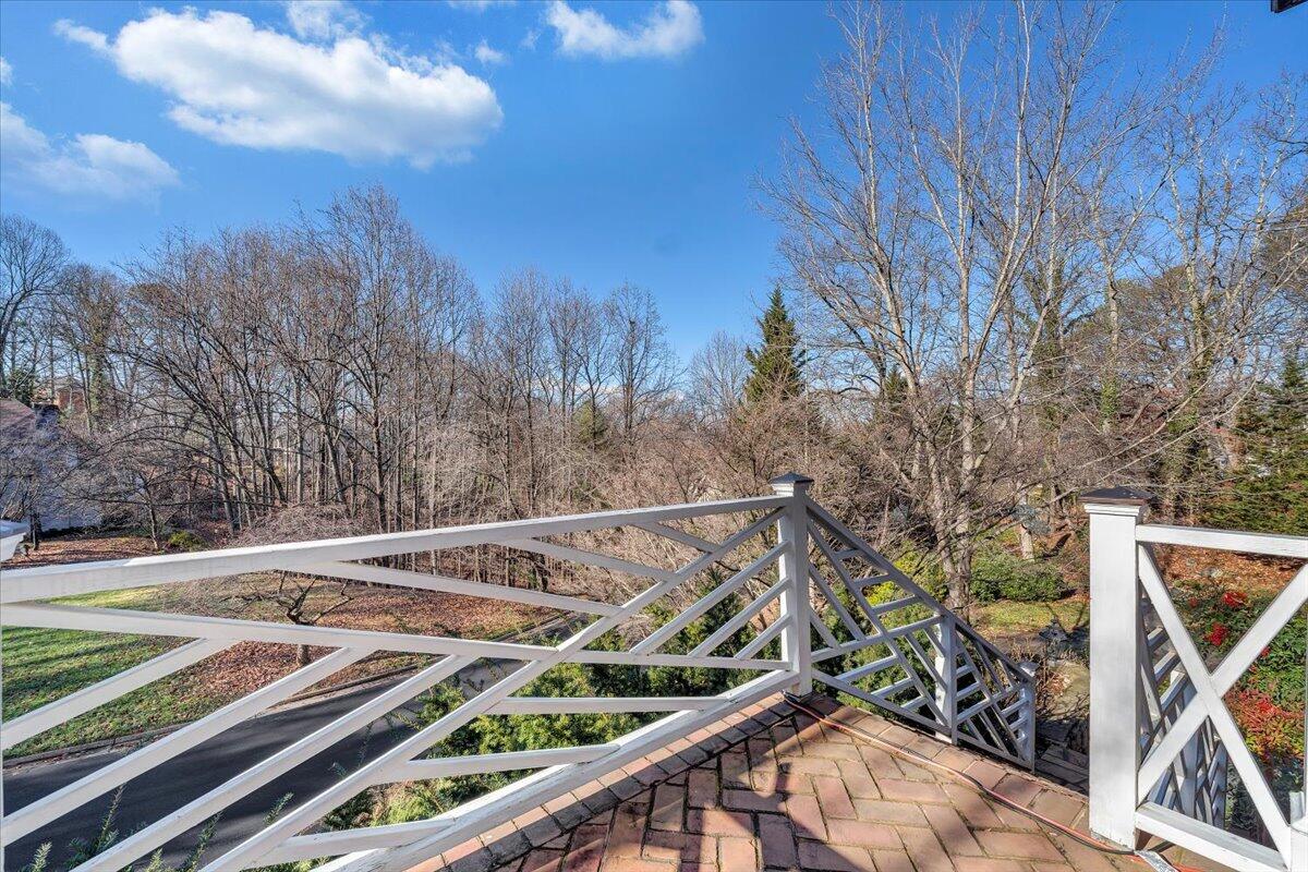 3404 Woodland Hills LN SW